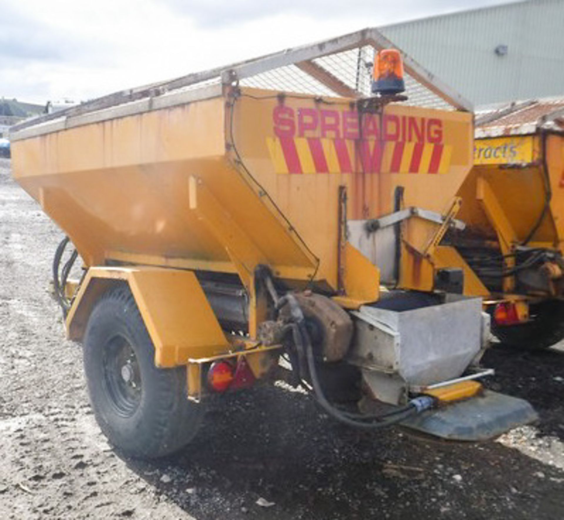 2002 CUTHBERTSON SINGLE AXLE TOWABLE GRITTER, FLEET NO - 3876 - Image 2 of 3