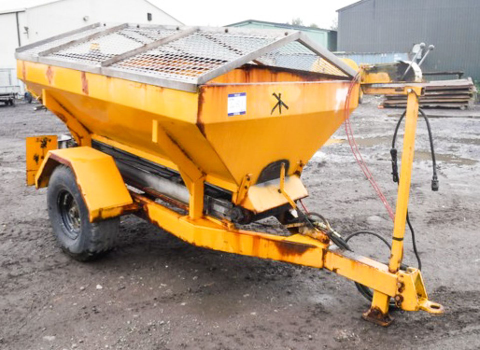 2002 CUTHBERTSON SINGLE AXLE TOWABLE GRITTER, APPROX 5 TON CAPACITY, ASSET NO 3884