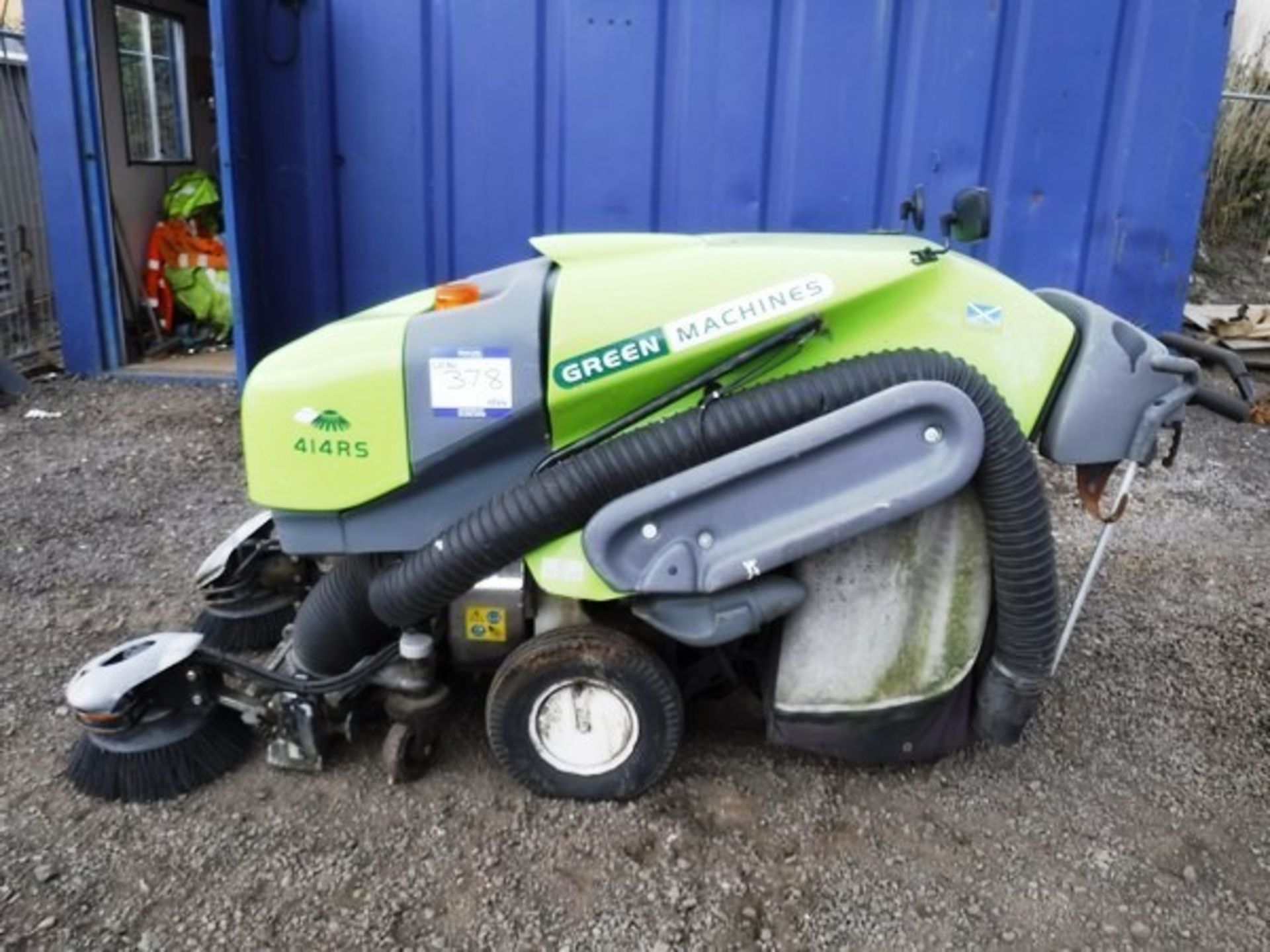 2012 GREEN MACHINES WALK BEHIND STREET SWEEPER, MODEL - 414RS, 1090HRS (NOT VERIFIED) - Image 8 of 9