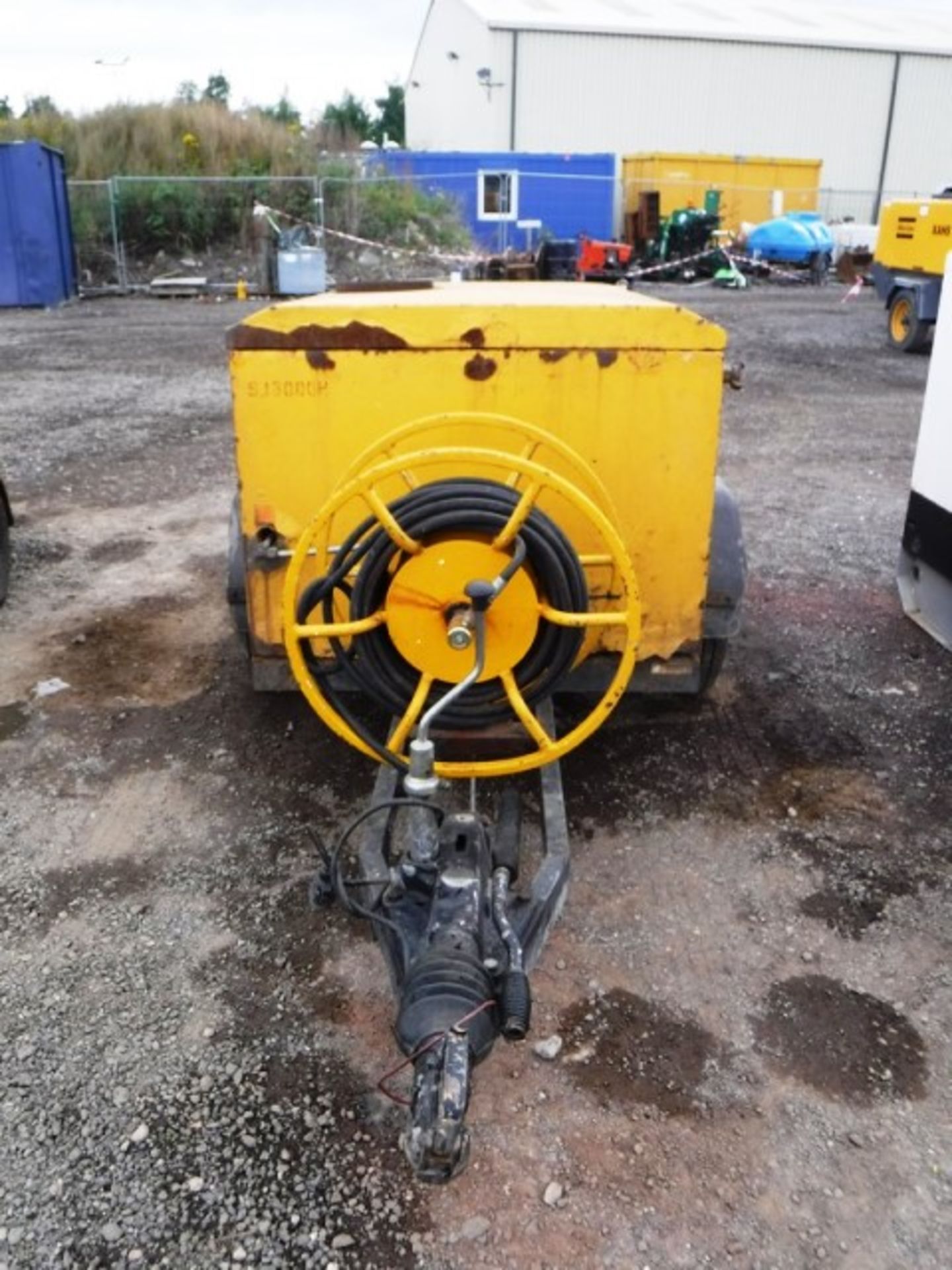 TW FAST TOW HOT & COLD WATER POWER WASHER UNIT. UNIT NO SJ300H