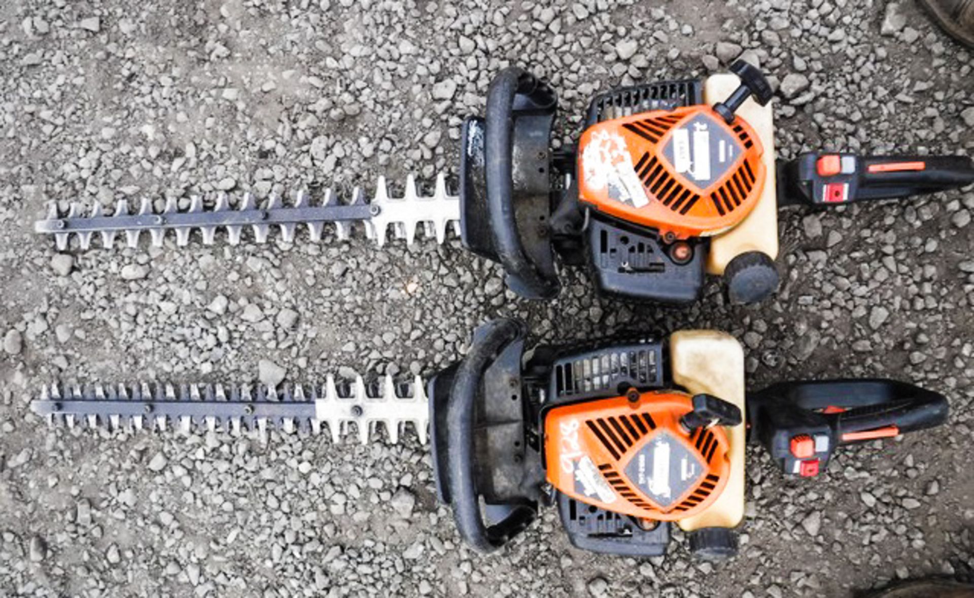 2 X TANAKA HEDGE CUTTERS THT-210SB, F/N - 14031