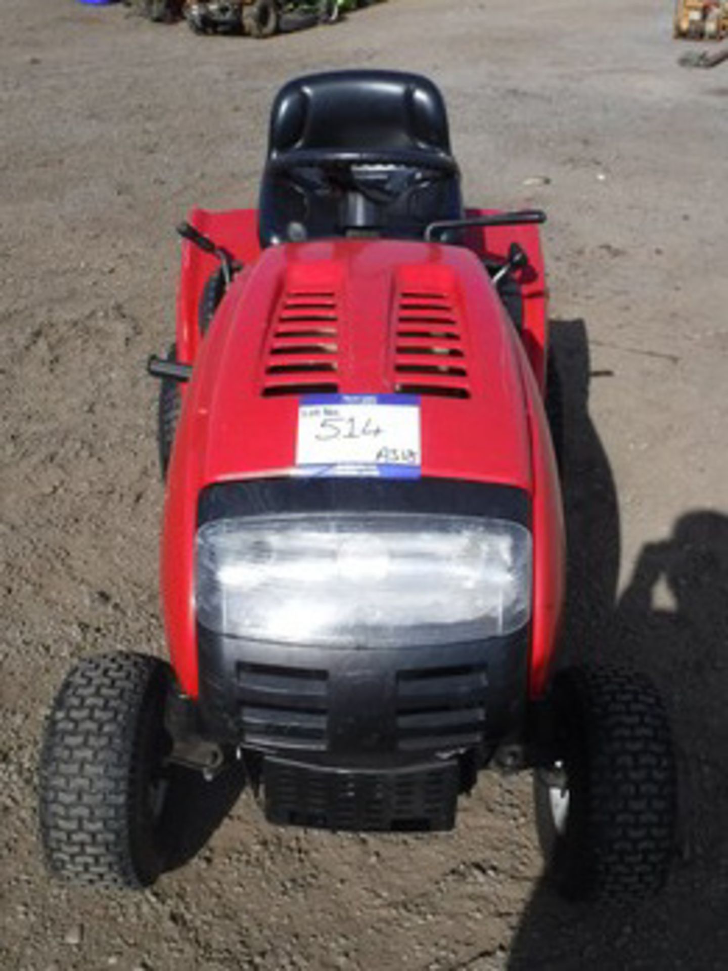 LAWNFLITE 705 RIDE ON MOWER, CUTTING DECK REQUIRES ATTENTION - Image 4 of 5