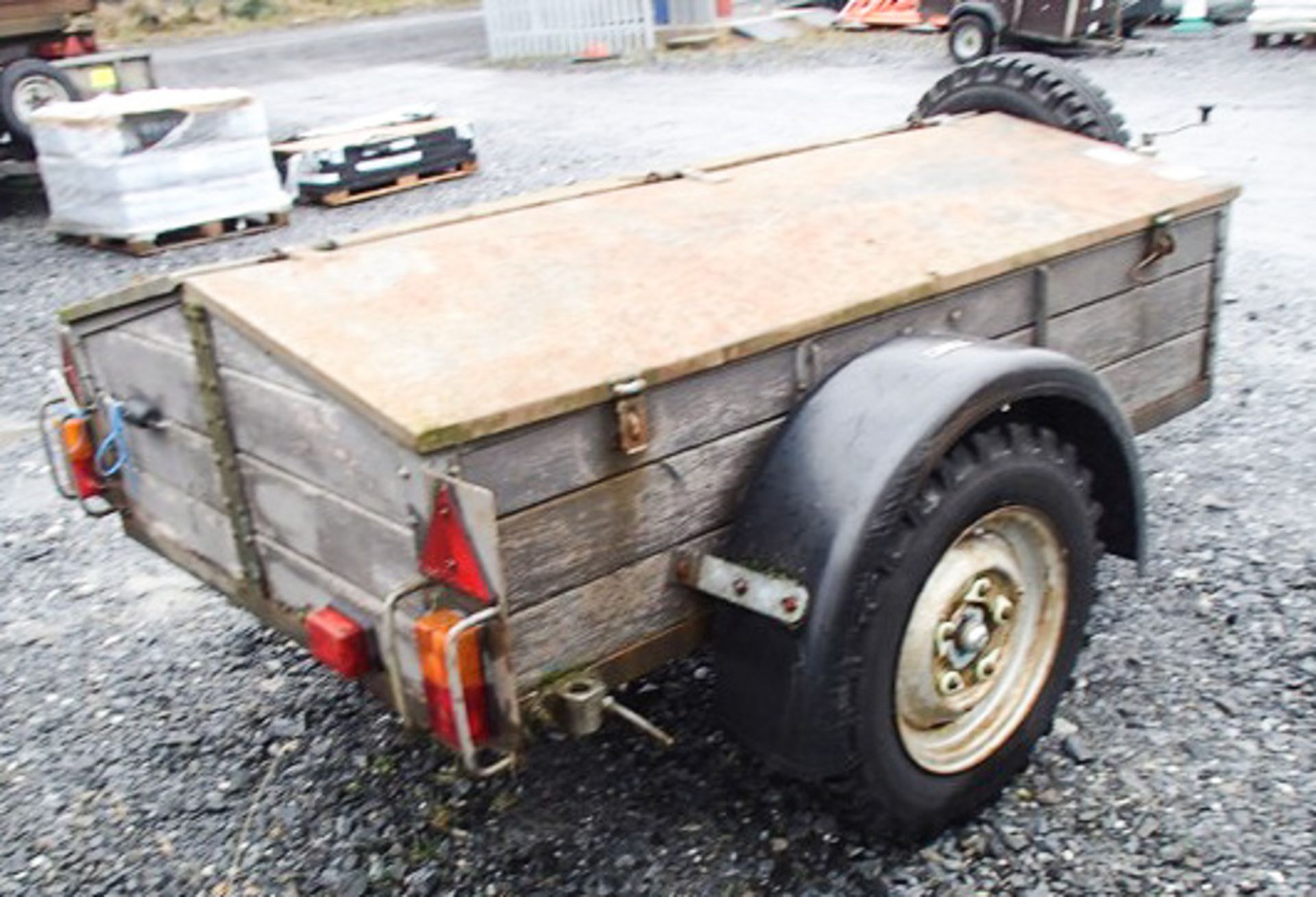 6' X 4' RICHARDSON SINGLE AXLE COVERED UTILITY TRAILER, NO S/N, ASSET 758-3312 - Image 4 of 6