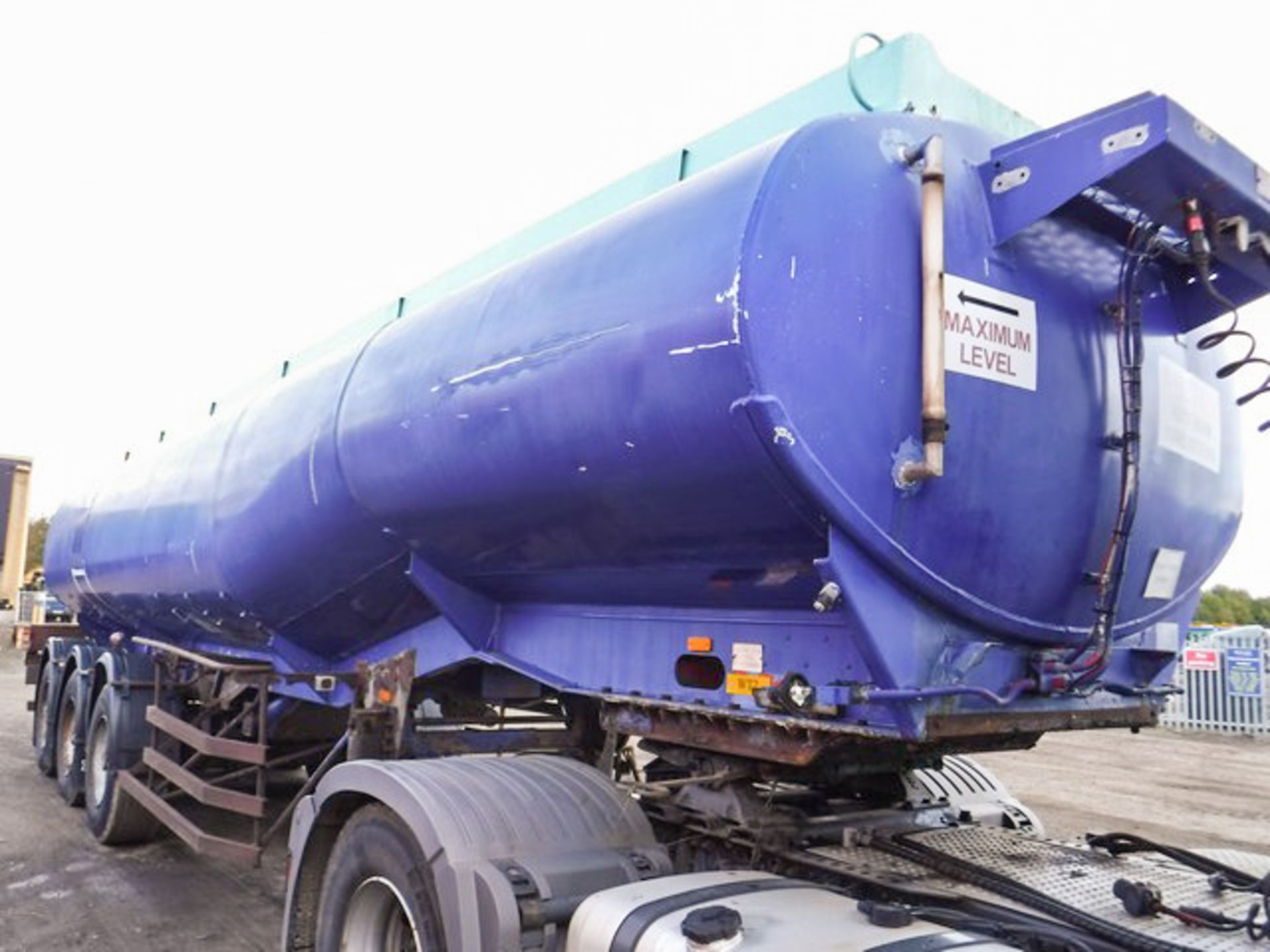 1985 FRUEHAUF WATER TANKER, CHASSIS NO - FT138807, TWIN AXLE, GROSS WEIGHT 32000KGS - Image 6 of 14