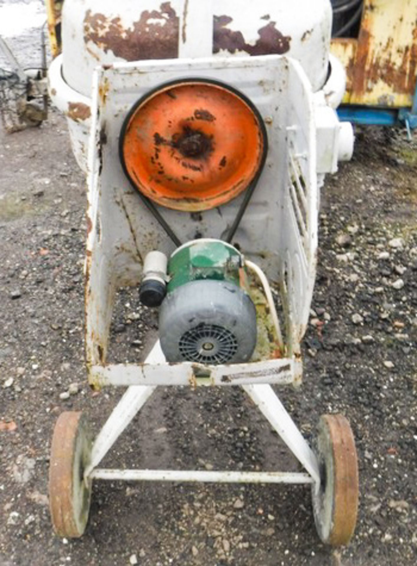 240V CEMENT MIXER - Image 2 of 2