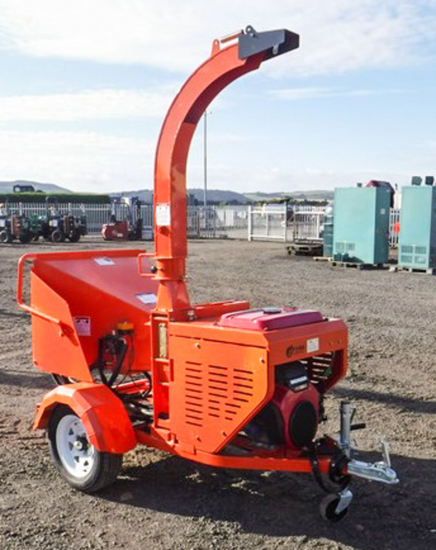 FHM 25HP CHIPPER WITH HONDA GX ENGINE, WILL CHIP BRANCHES UP TO 6'
