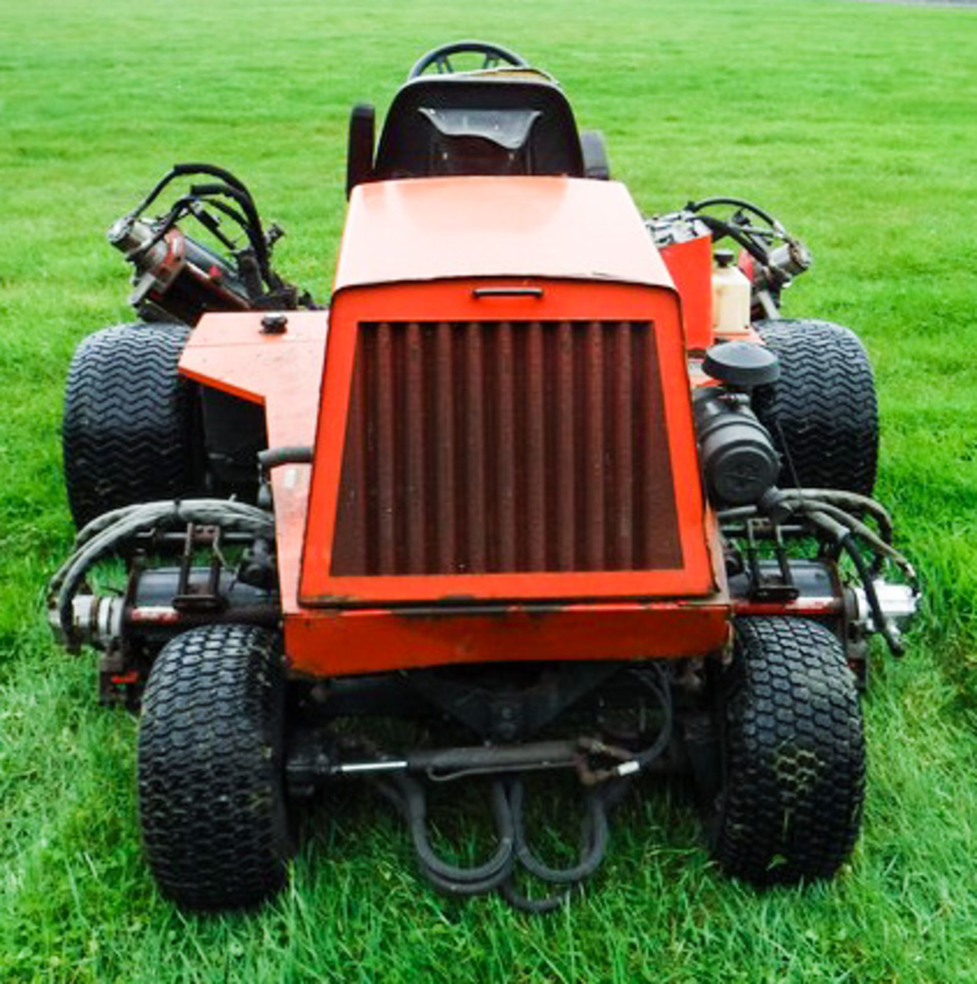 LF135 JACOBSEN FAIRWAY RIDE ON MOWER, 1647HRS (NOT VERIFIED) - Image 3 of 9