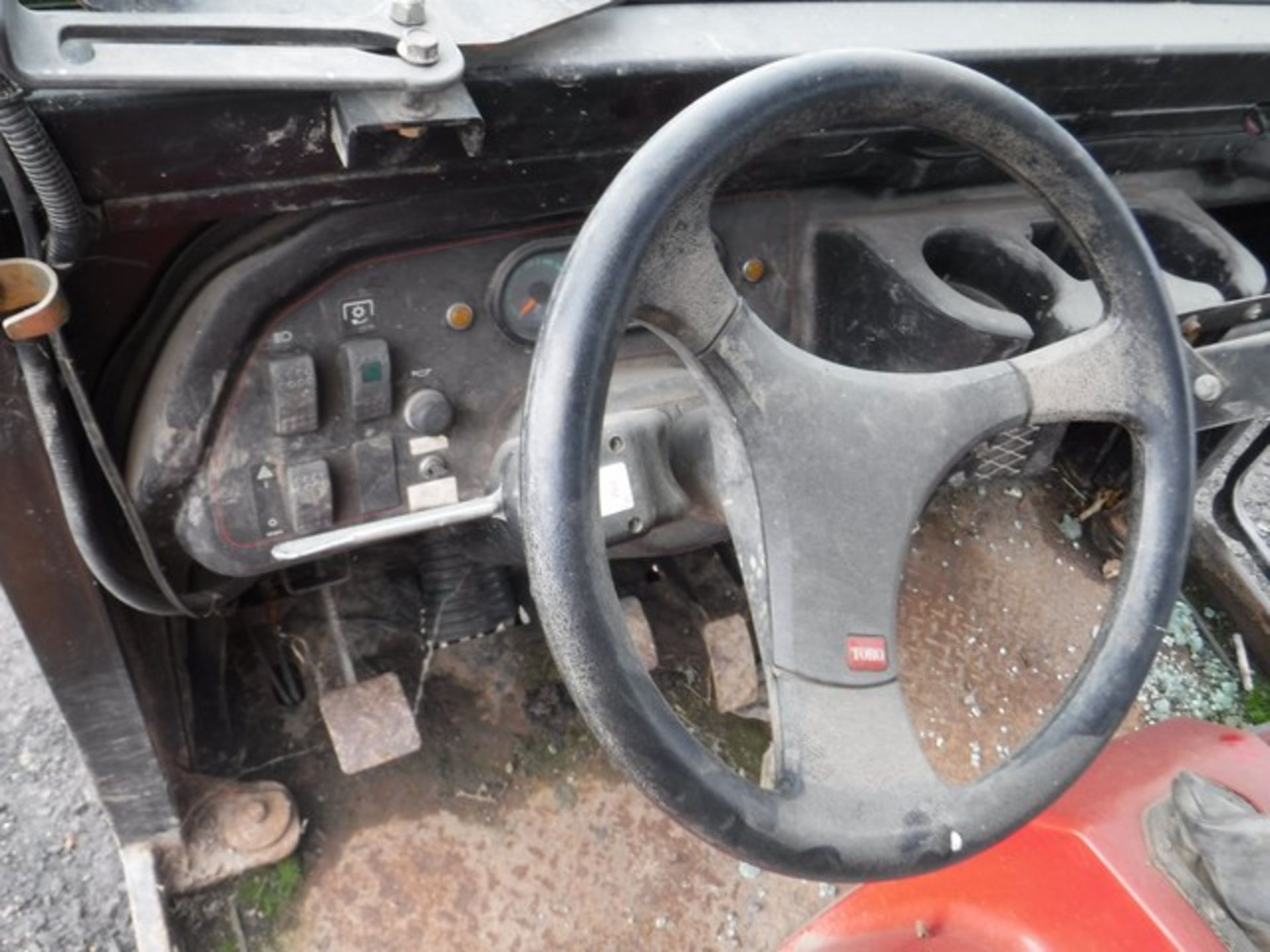 2011 TORO WORKMAN HDX 4WD, S/N 310000277, REG - SP60EFT, 4 X 4 UTILITY VEHICLE, VEHICLE NOT DRIVING - Image 5 of 15