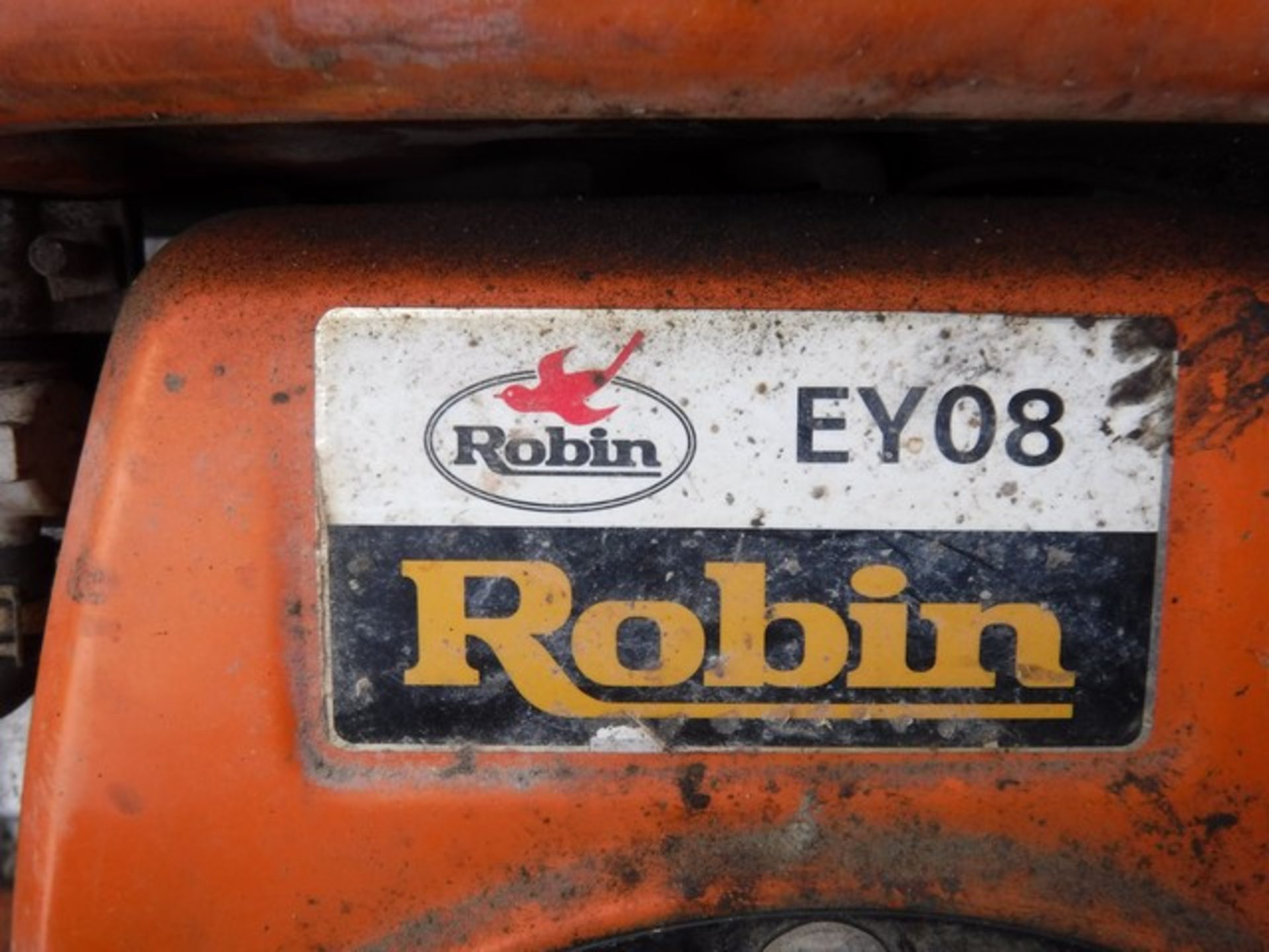 ROBIN E708 PETROL WACKER PLATE - Image 2 of 2