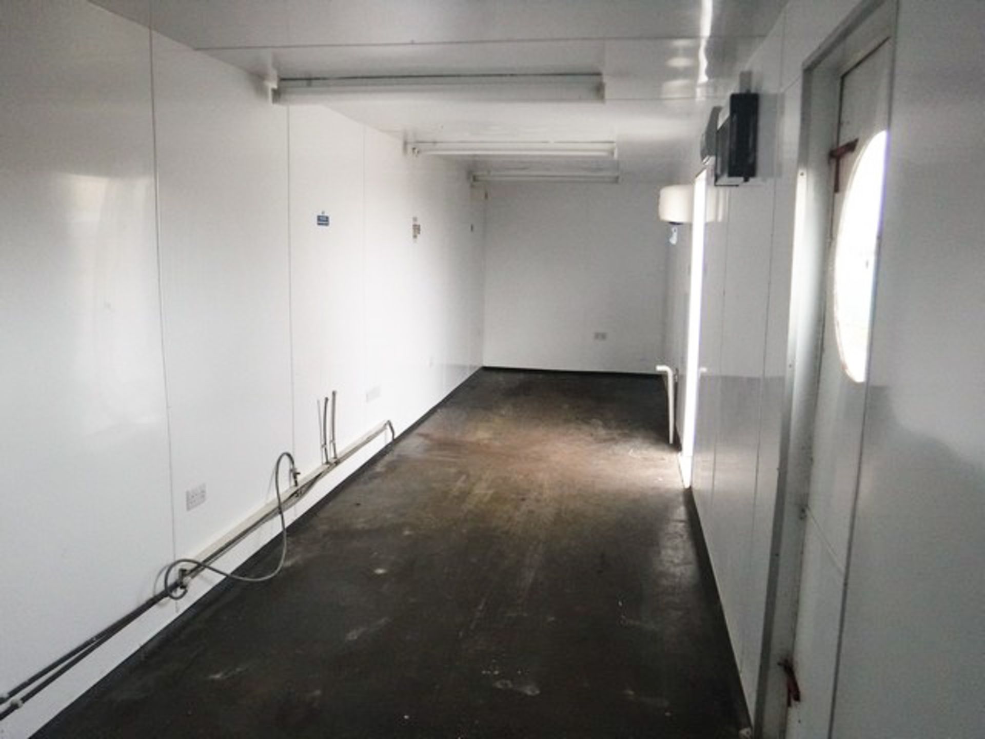 40FT X 8FT LINED WORKSHOP / FOOD PREPERATION CONTAINER C/W PEDESTRIAN DOOR - Image 6 of 9