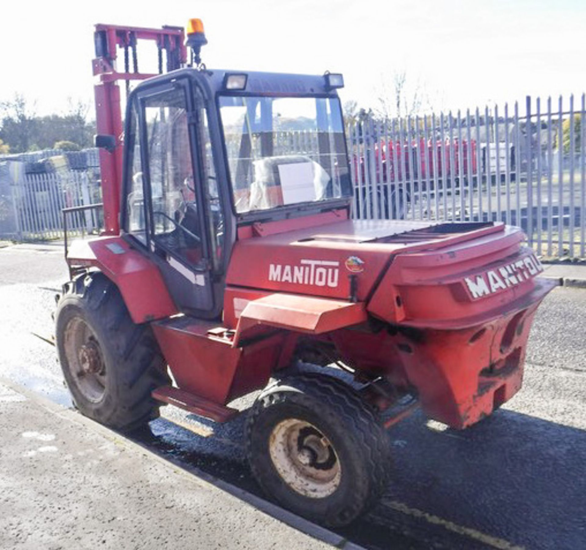 MANITOU M226CP, S/N 103001, ROUGH TERRAIN FORKLIFT WITH SIDE SHIFT, 5007HRS (NOT VERIFIED)