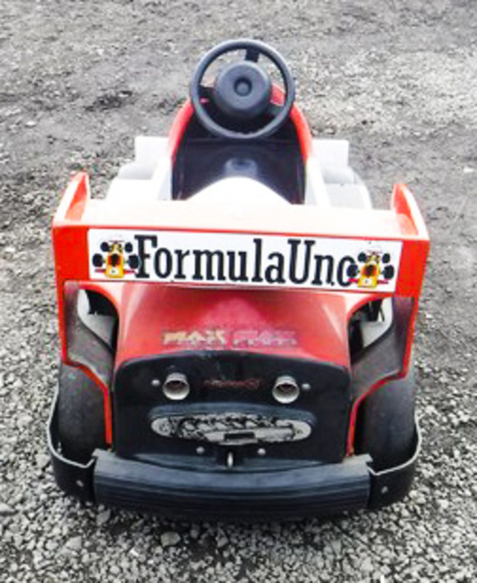 CHILDRENS RED & WHITE F1 BUMPER CAR, NO 1, 12 V - Image 2 of 2