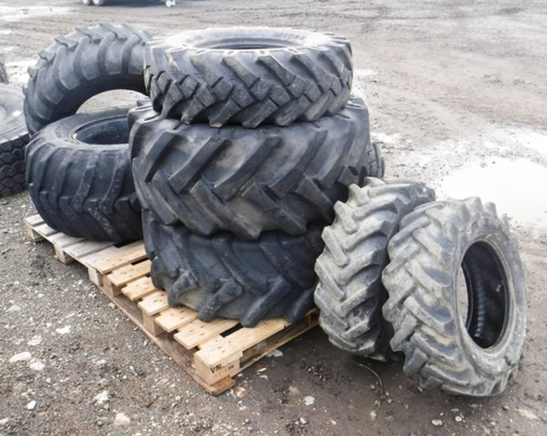 1 X 9 TON DUMPER WHEEL & TYRE, 1 X 9 TON DUMPER TYRE (BOTH 500/60-22.5), 2 X USED 6 TON DUMPER TYRES - Image 2 of 2