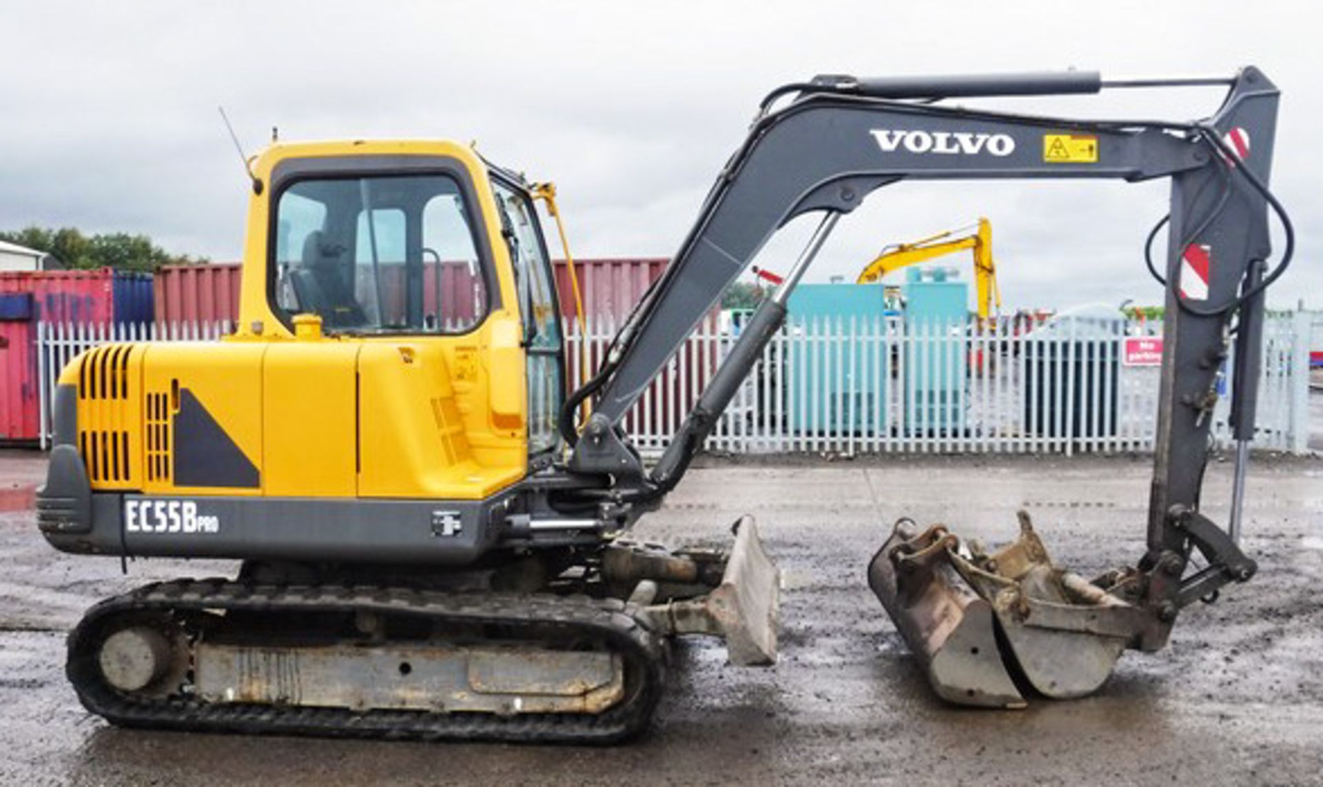 2008 VOLVO EC55 B PRO MIDI EXCAVATOR, S/N 37843, 5044HRS (NOT VERIFIED), C/W 3 BUCKETS, WEIGHT 5460K - Image 4 of 26