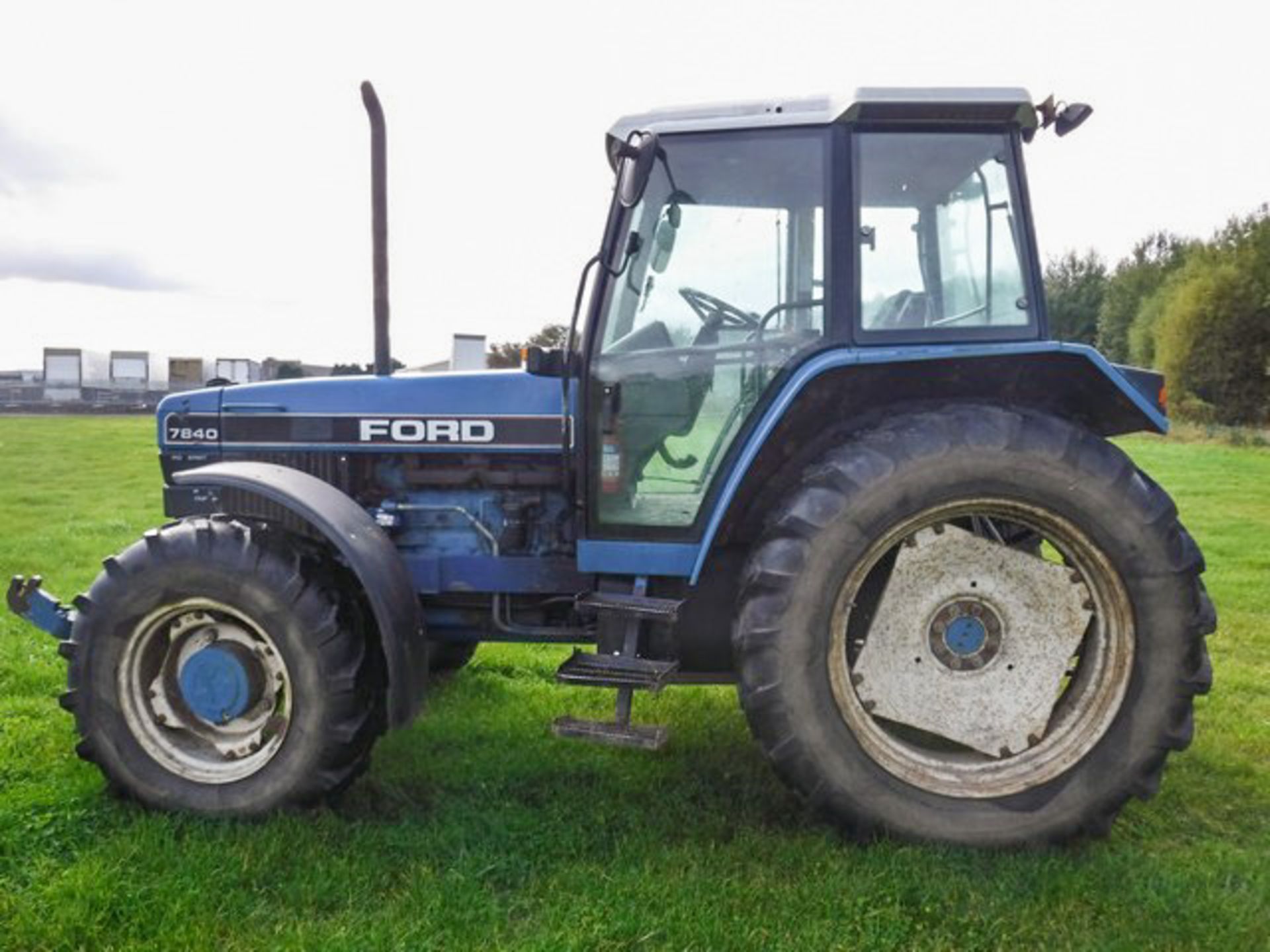 FORD 7840, REG L881PES, S/N 13053573, 13531HRS (NOT VERIFIED) CLOCK INOP, FRONT LINKAGE FITTED BY OW - Image 8 of 19