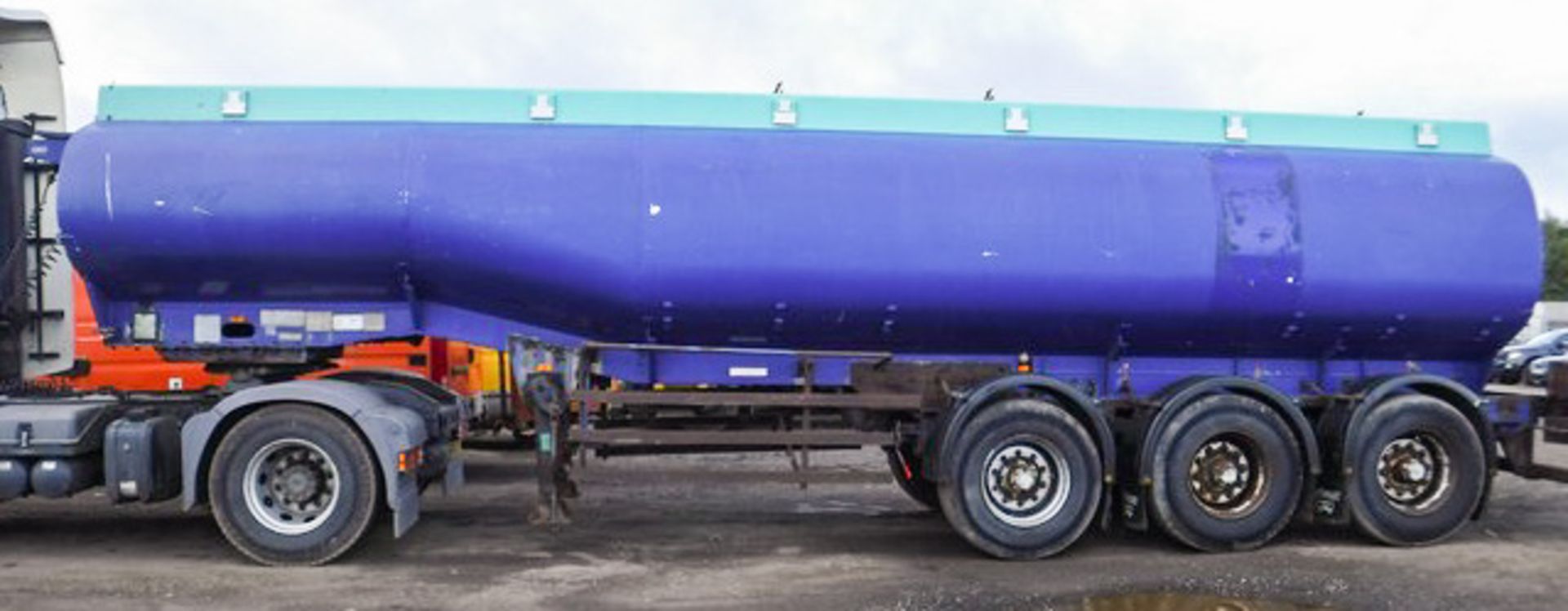 1985 FRUEHAUF WATER TANKER, CHASSIS NO - FT138807, TWIN AXLE, GROSS WEIGHT 32000KGS