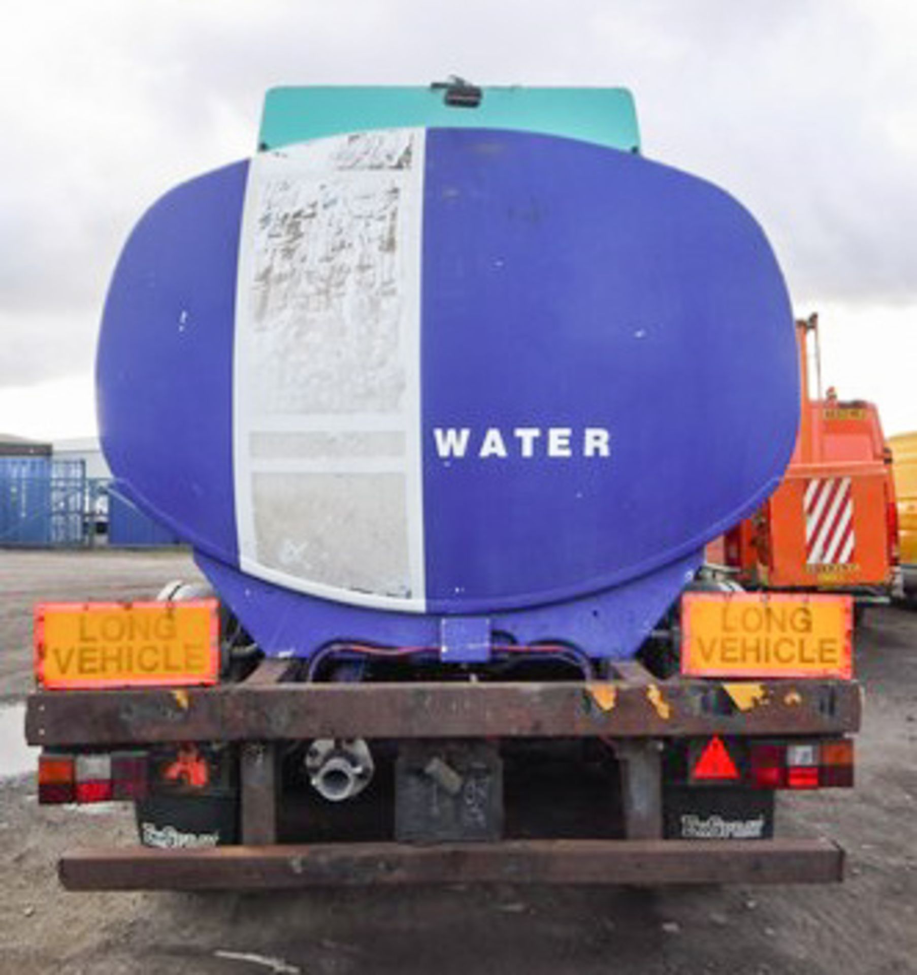 1985 FRUEHAUF WATER TANKER, CHASSIS NO - FT138807, TWIN AXLE, GROSS WEIGHT 32000KGS - Image 3 of 14