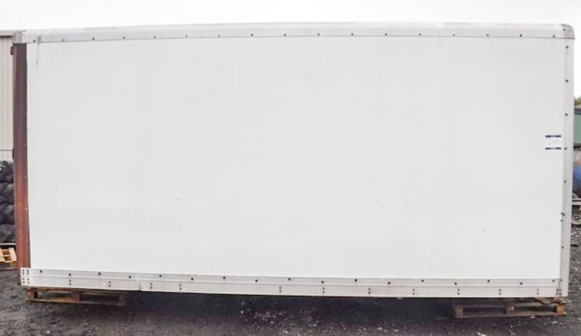 18FT BOX VAN FOR STORAGE - Image 4 of 4