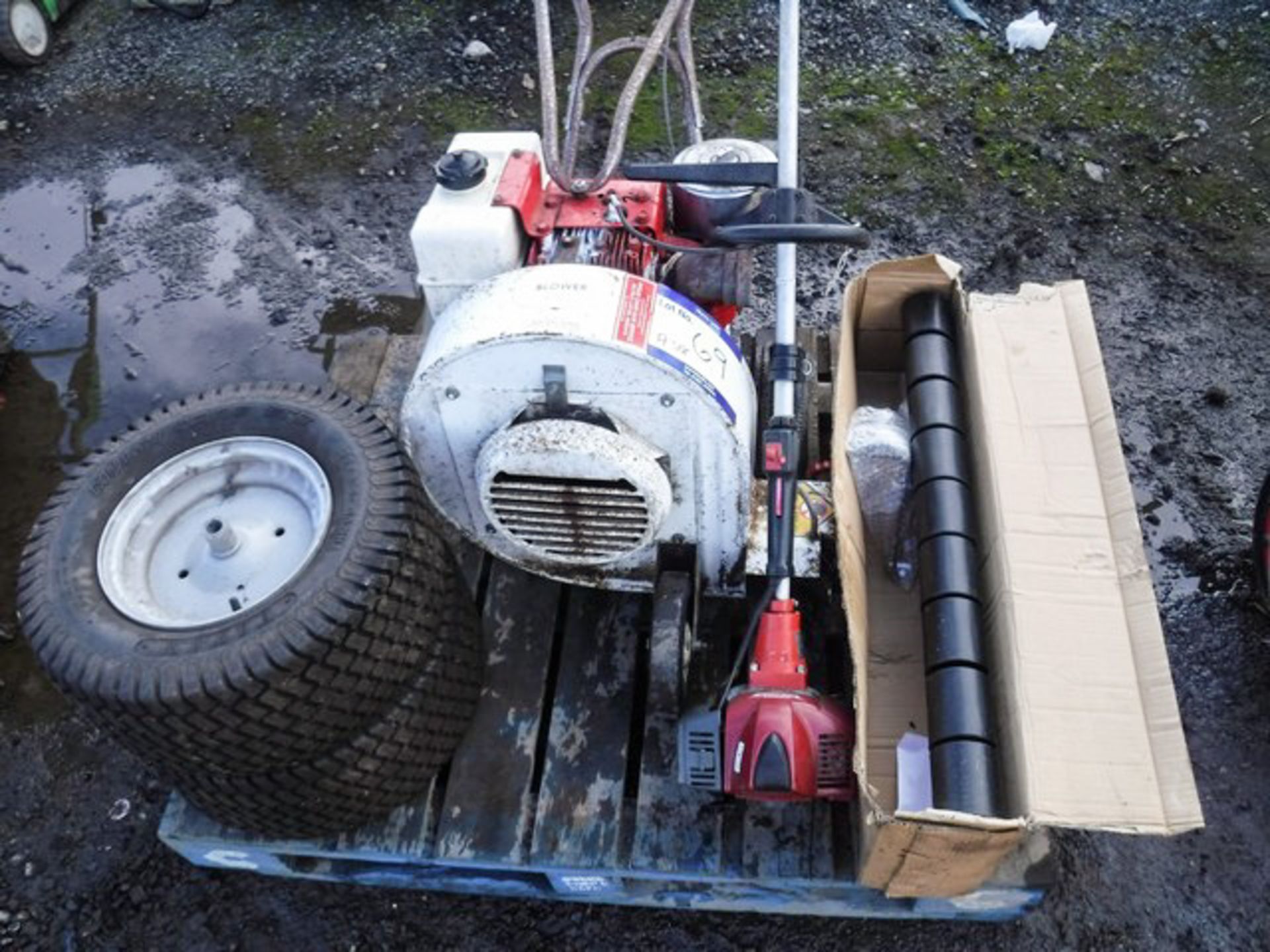 SMALL WONDER WHEELED BLOWER, LAWNFLITE STRIMMER FOR SPARES OR REPAIRS, 1 X ROLLER KIT FOR RIDE ON MO