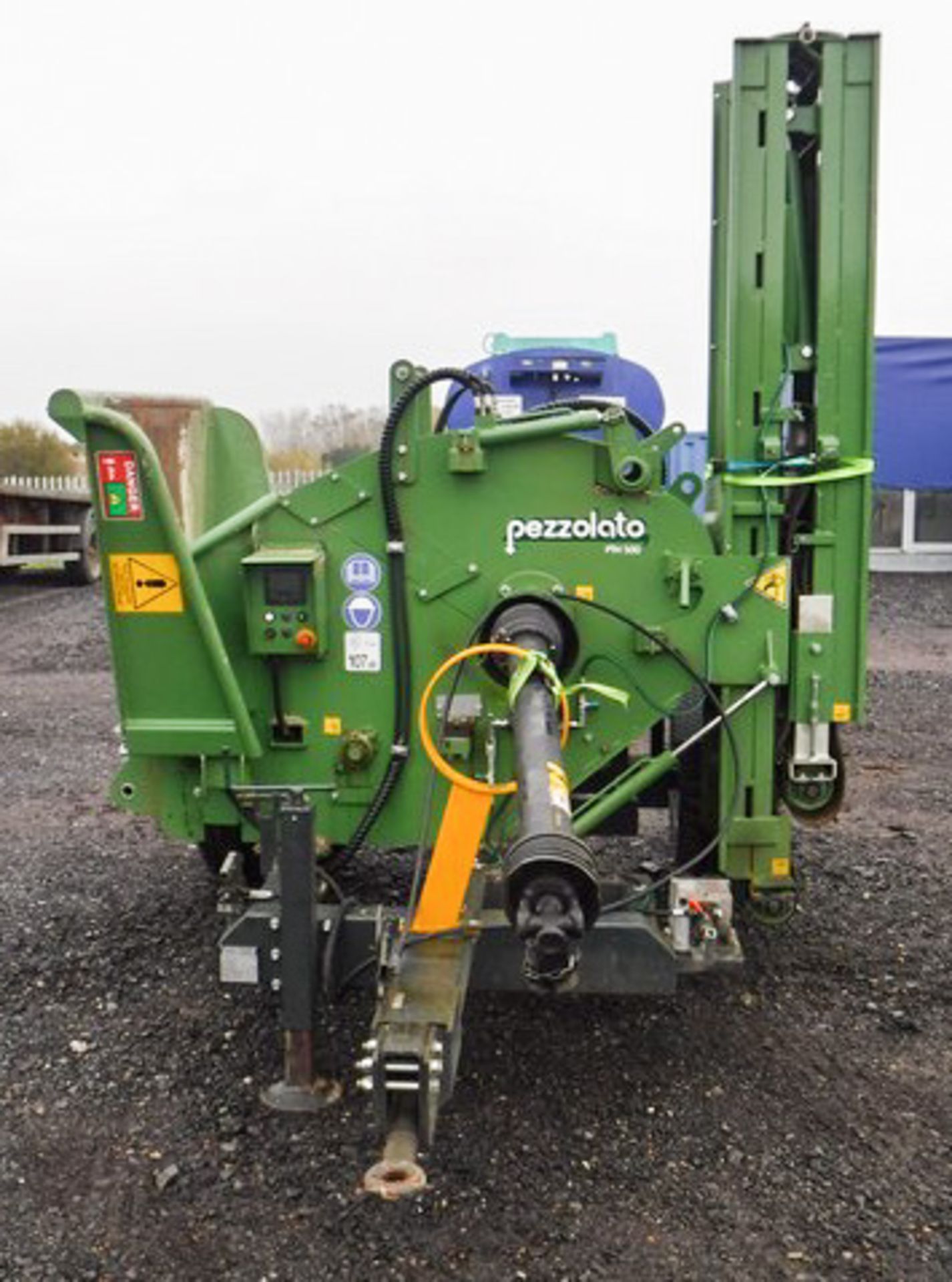 2016 PEZZOLATO PTH 500 WOOD CHIPPER WITH LOADING CONVEYOR BELT, S/N C16188, DETAILS OF REMOTE ETC IN - Image 7 of 11