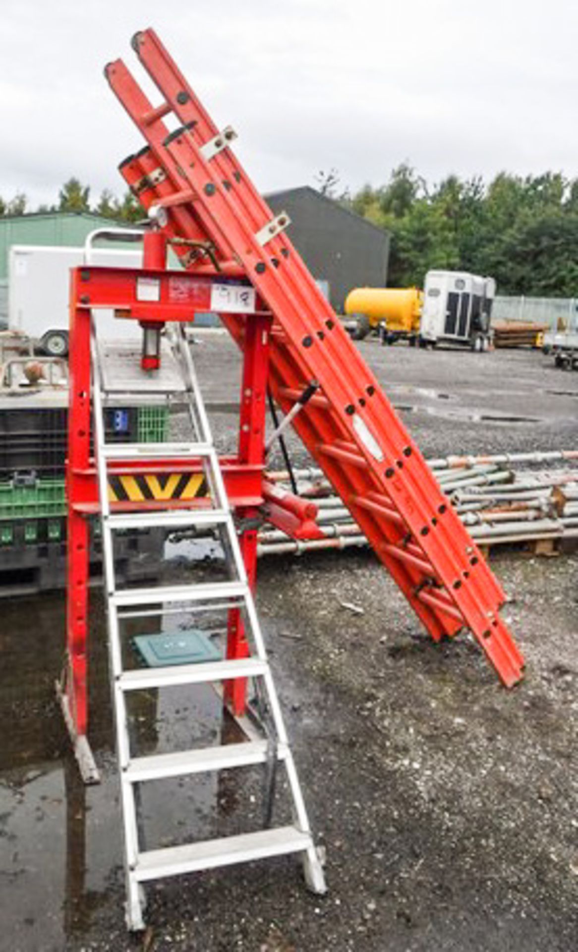 SEALY 20 TONNE HYDRAULIC PRESS, FIBRE GLASS 3 STAGE LADDER & STEP LADDER