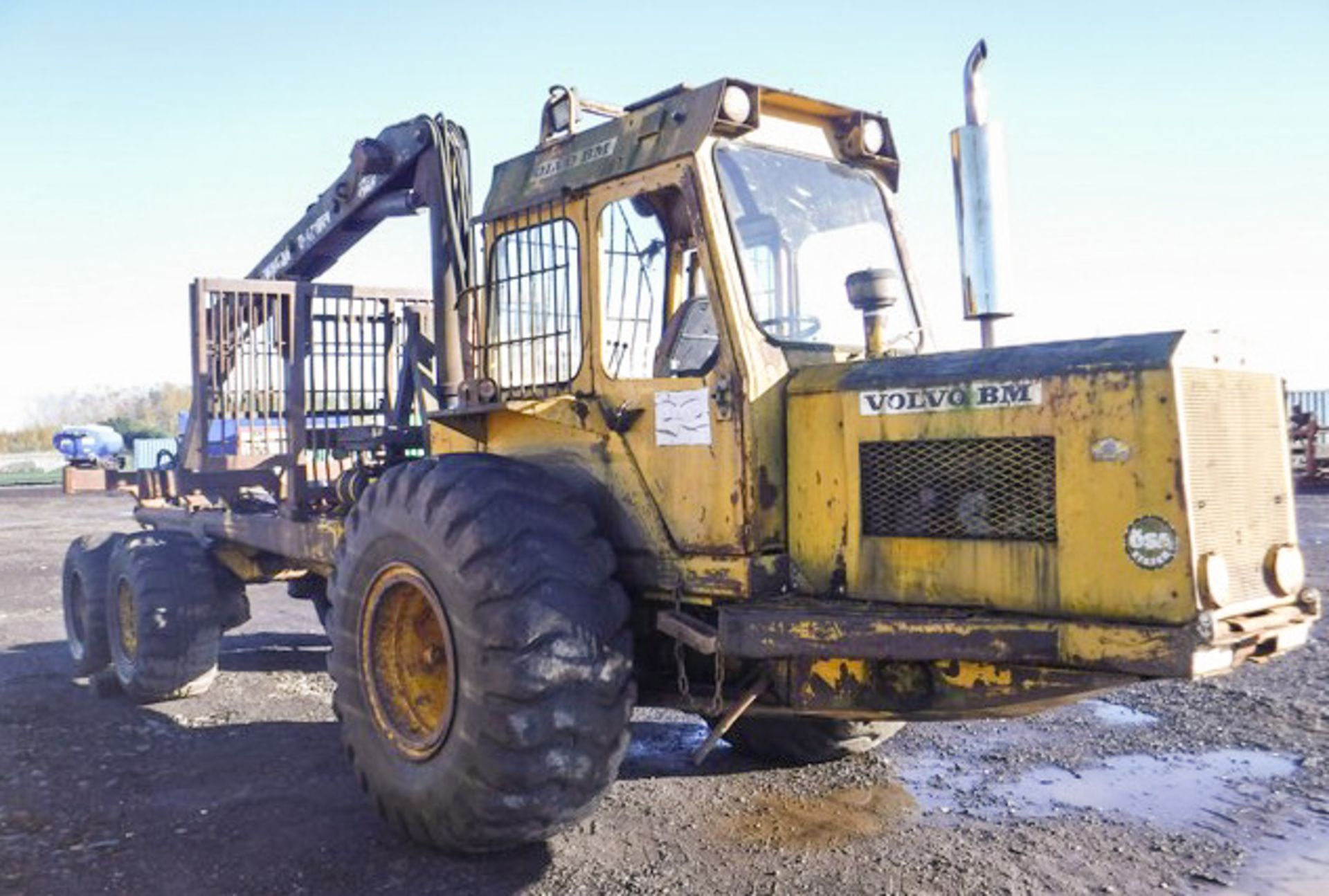 VOLVO BM 6 WHEELED WOOD CRANE, 6185HRS (NOT VERIFIED), TYPE SM-868, VIN 3188, NON RUNNER ** 10% BUYE - Image 9 of 15