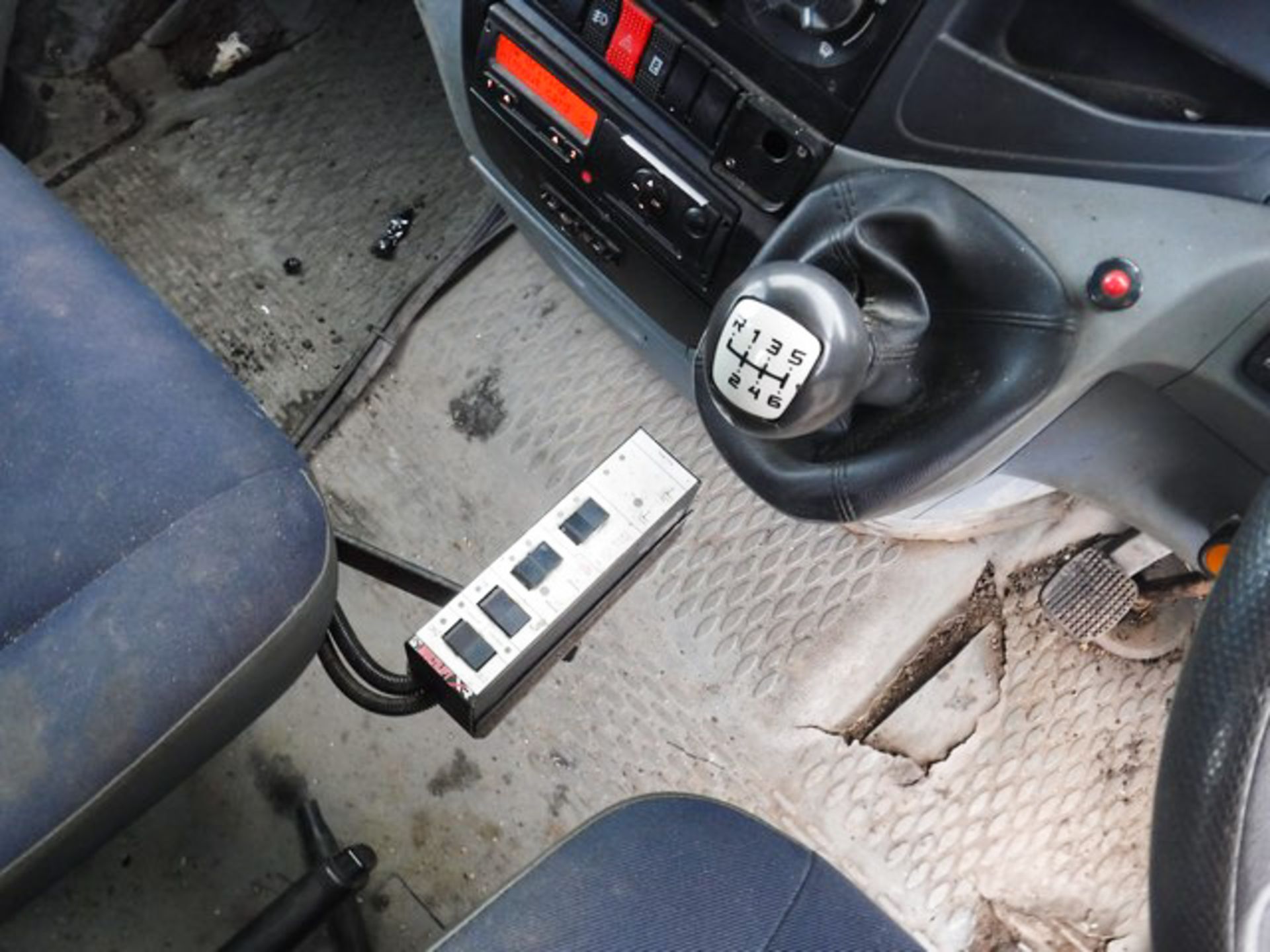 IVECO MODEL DAILY 65C18 - 2998cc - Image 15 of 19