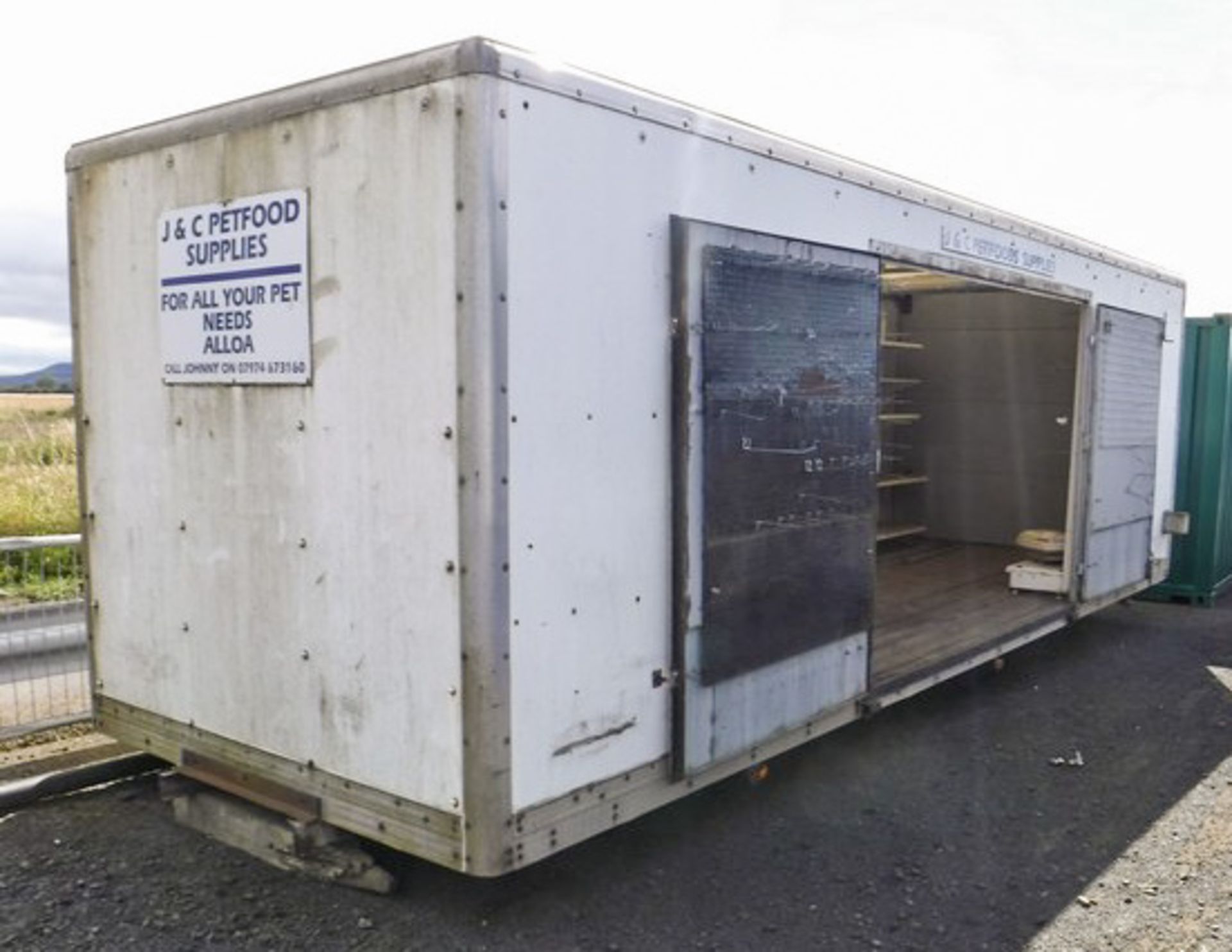 20FT x 8FT LORRY BODY C/W SHELVES & LOCKABLE SIDE DOORS. KEYS IN OFFICE - Image 5 of 7