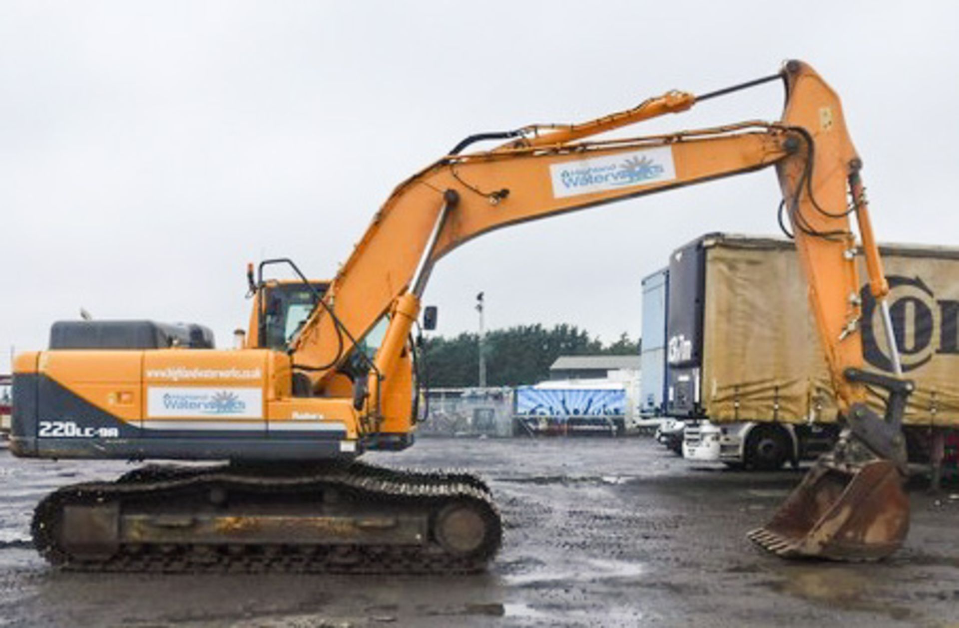 2014 HYUNDAI RC220 LC9A, S/N 359, 2340HRS (NOT VERIFIED), 1 BUCKET, MAX REACH 10M, HYD LINES FOR PIP - Image 12 of 17