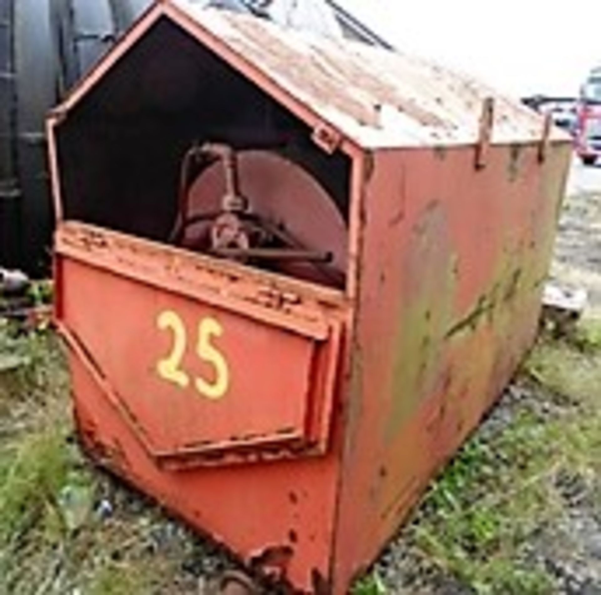 2 CUBE SKID MOUNTED FUEL BOWSER C/W BUND ** VIEWED & SOLD FROM BRIGGS MARINE, BURNTISLAND, LOCATION