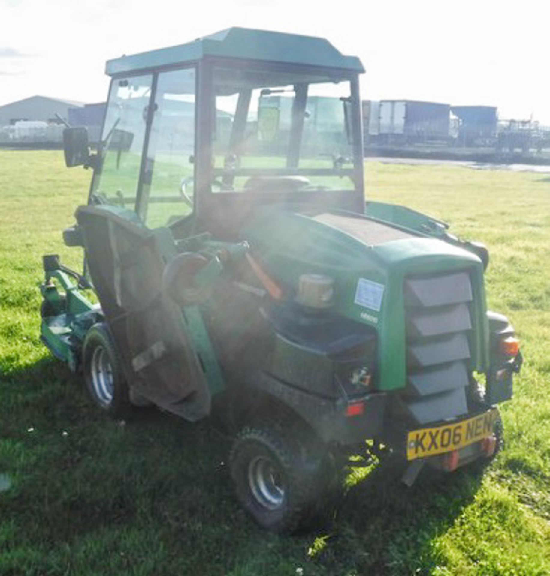 2006 RANSOME HF6010 BATWING ROTARY MOWER, CUTS APPROX 10FT 6INCHS, PERKINS 6 CYLINDER ENGINE, REG KX - Image 12 of 14