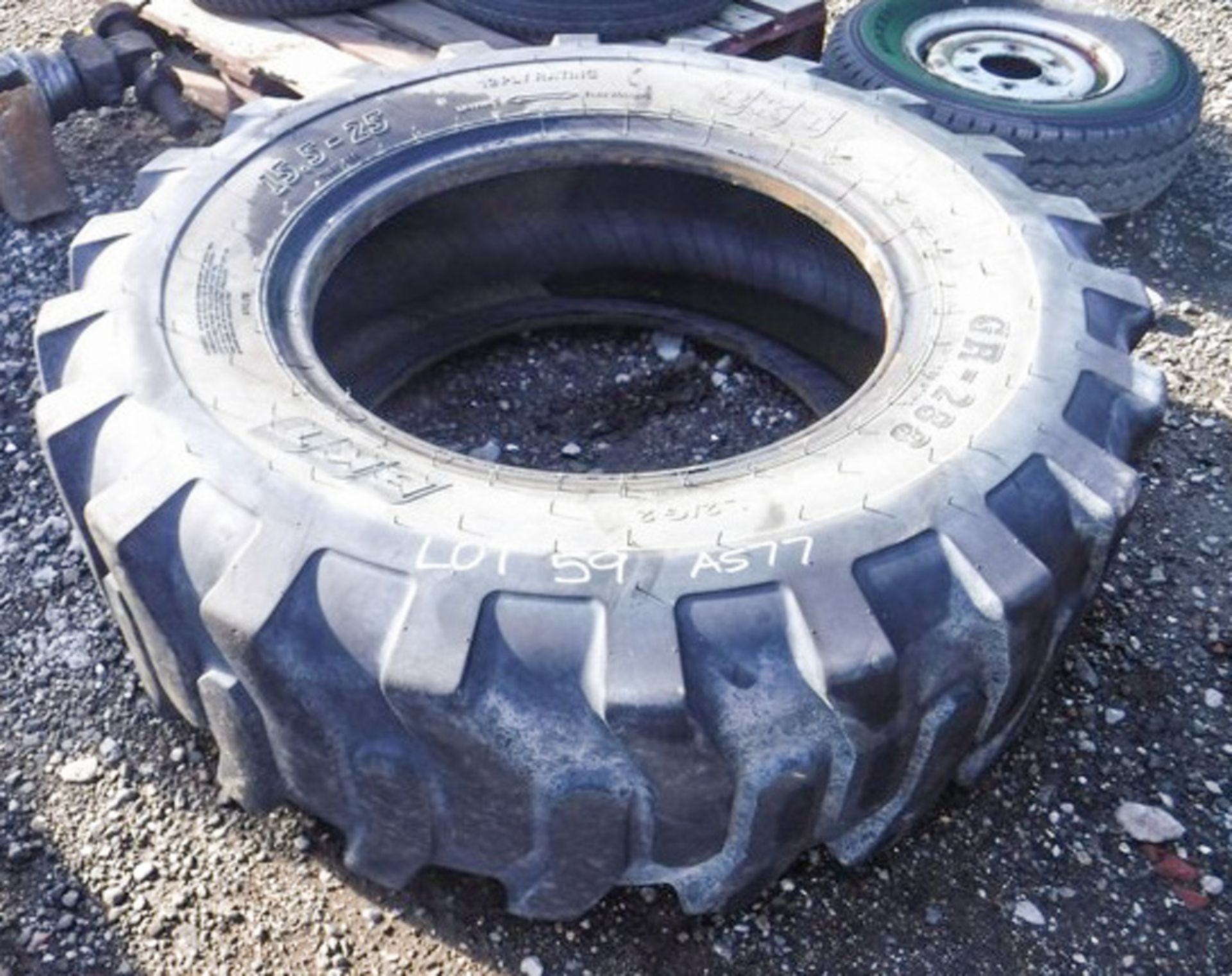 1 X USED TELEHANDLER TYRE, 15.5-25 12PLY RATING