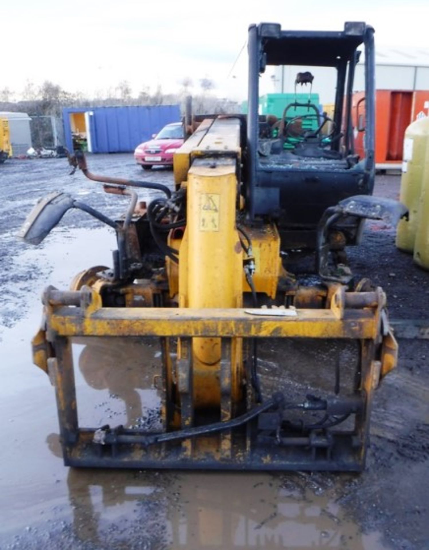 2005 FIRE DAMAGED JCB TELEHANDLER, S/N SLP526555E1150240. MANUFACTURER'S PLATE IN OFFICE. - Image 3 of 4