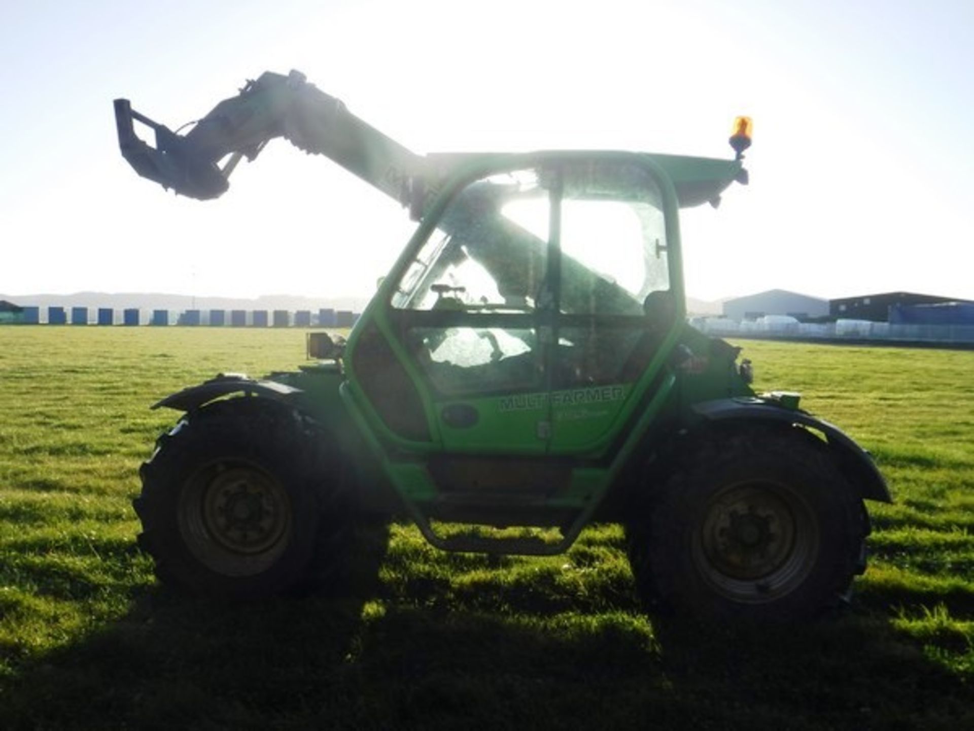 2011 MERLO F30TD01. SN C1053881. REG NO SF11 HVU C/W 1 BUCKET. 2 AXLE 9500KG (REVENUE WEIGHT). 3857 - Image 17 of 18