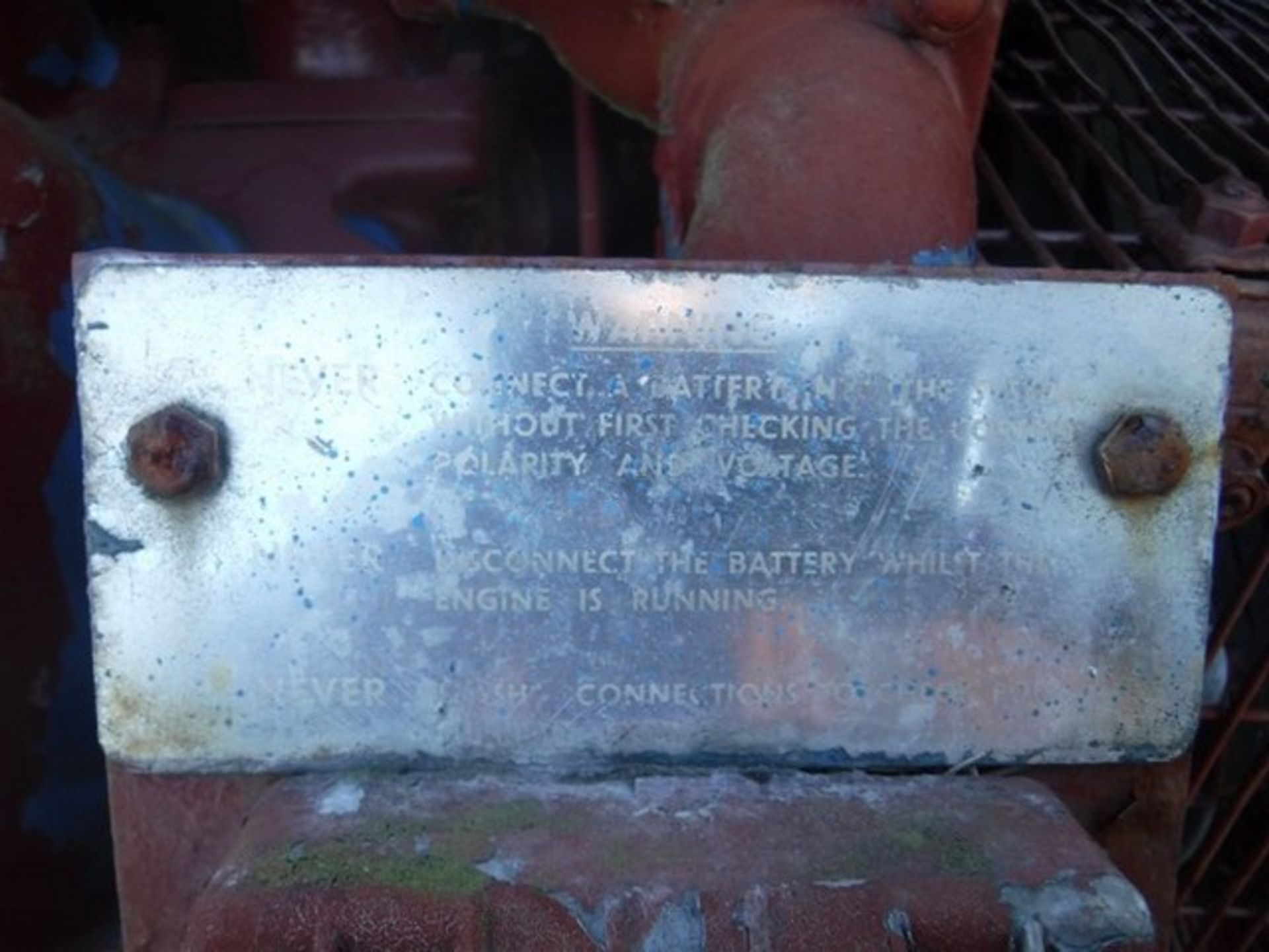 DETROIT DIESEL 6 CYLINDER ENGINE WITH HIGH PRESSURE WATER PUMP FOR CUTTING. KAMAT PUMP (RED IN LIFTI - Image 3 of 3