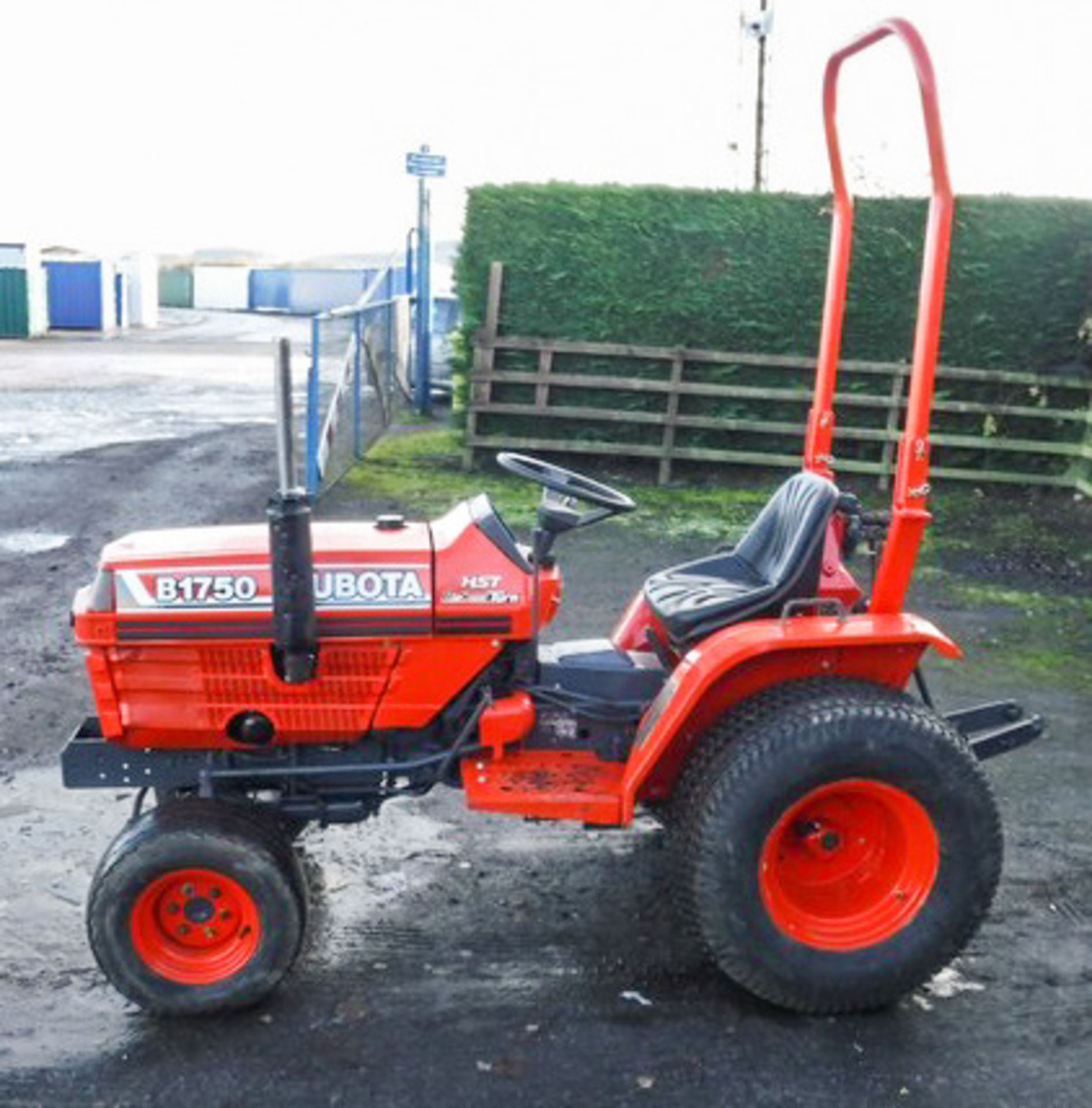 1998 (APPROX) B1750 TRACTOR SN 65435. 20HP 4 WHEEL DRIVE TURF TYRES PTO AND 3 POINT LINKAGE. 665 H - Image 5 of 9