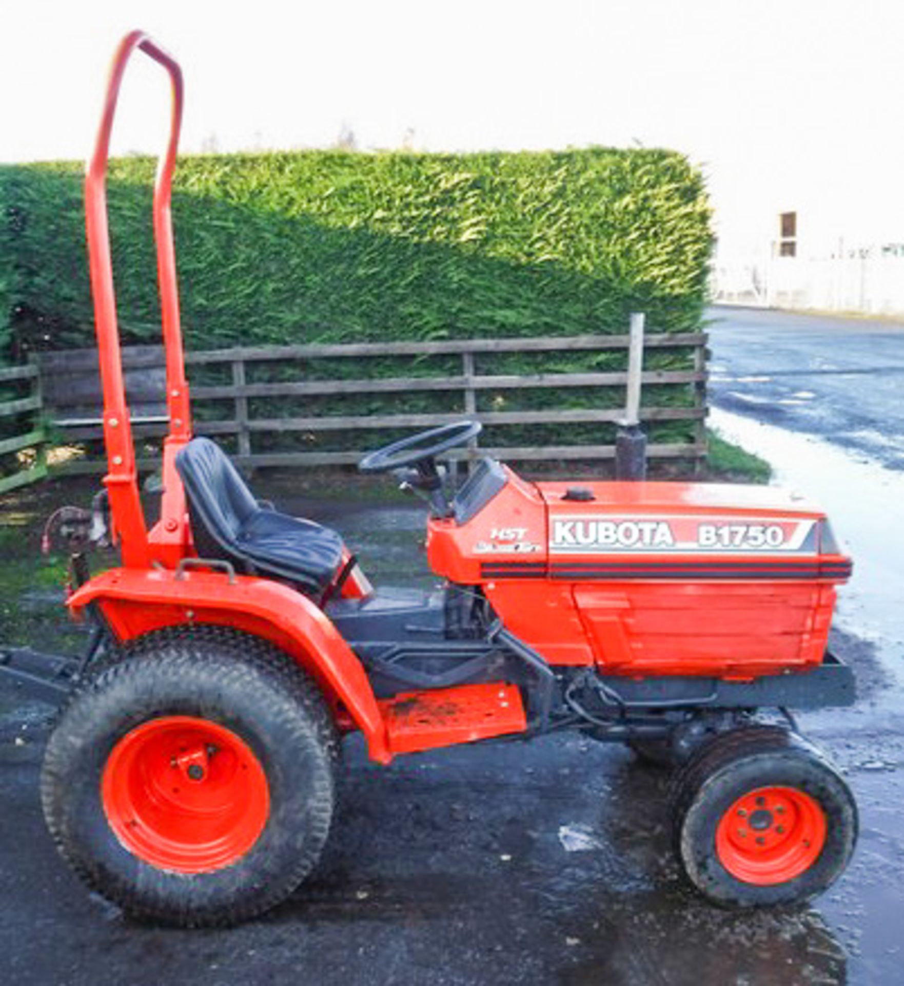 1998 (APPROX) B1750 TRACTOR SN 65435. 20HP 4 WHEEL DRIVE TURF TYRES PTO AND 3 POINT LINKAGE. 665 H - Image 2 of 9