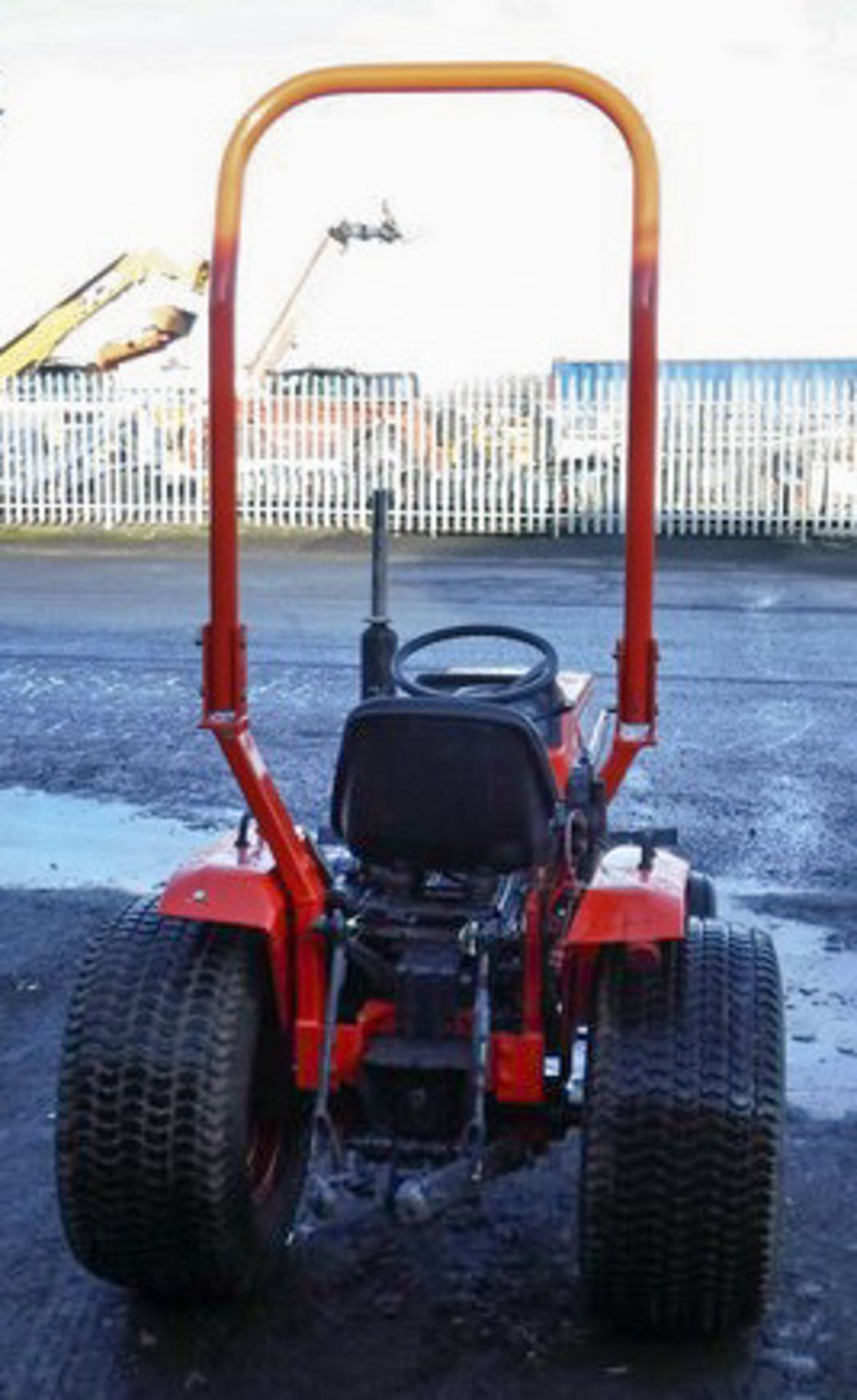 1998 (APPROX) B1750 TRACTOR SN 65435. 20HP 4 WHEEL DRIVE TURF TYRES PTO AND 3 POINT LINKAGE. 665 H - Image 3 of 9