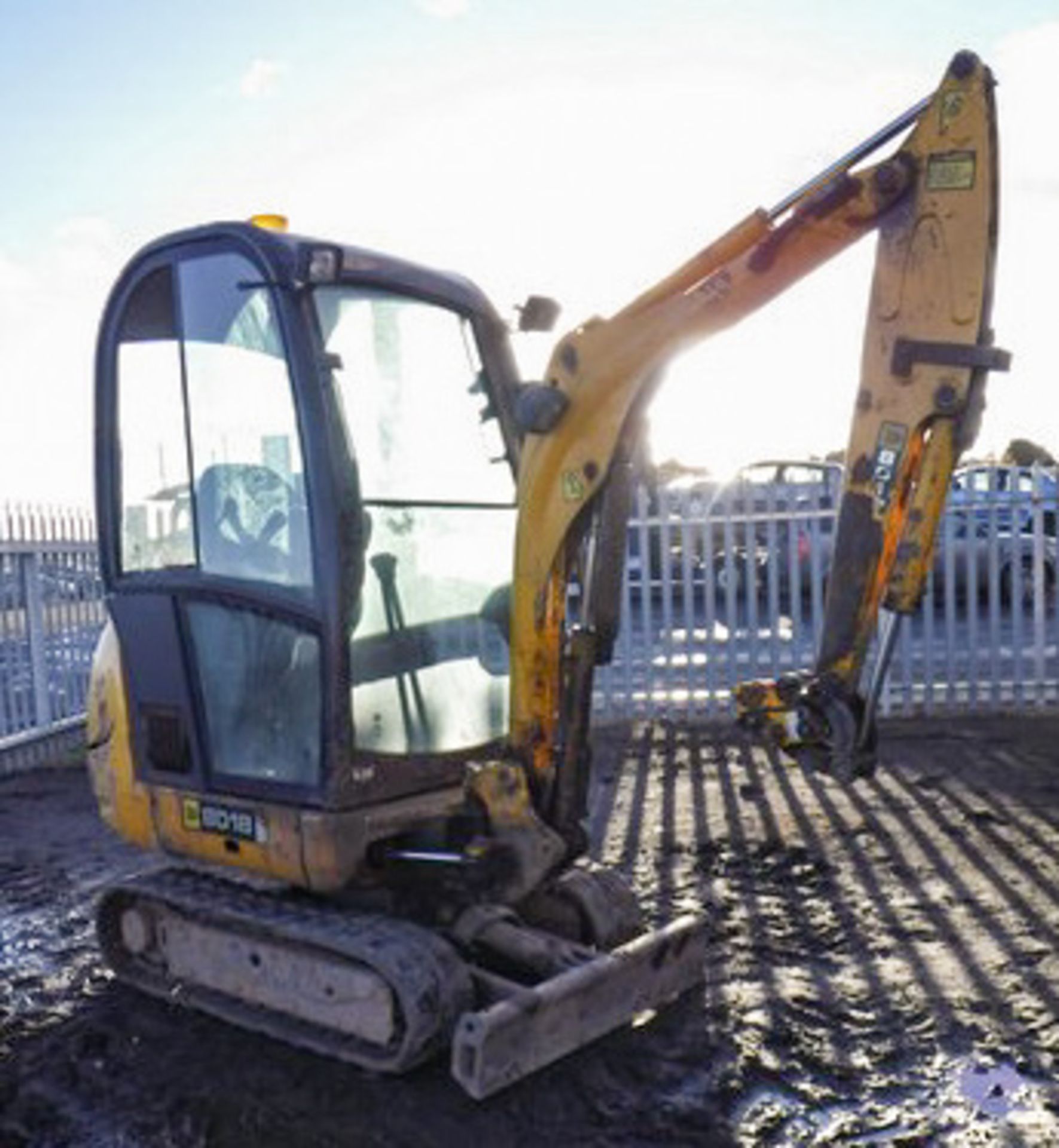 2006 JCB 8018, REG - GN06 JSU, S/N SLP08018GE1047459, RUBBER TRACKS. 2526 HRS (NOT VERIFIED) - Image 15 of 17