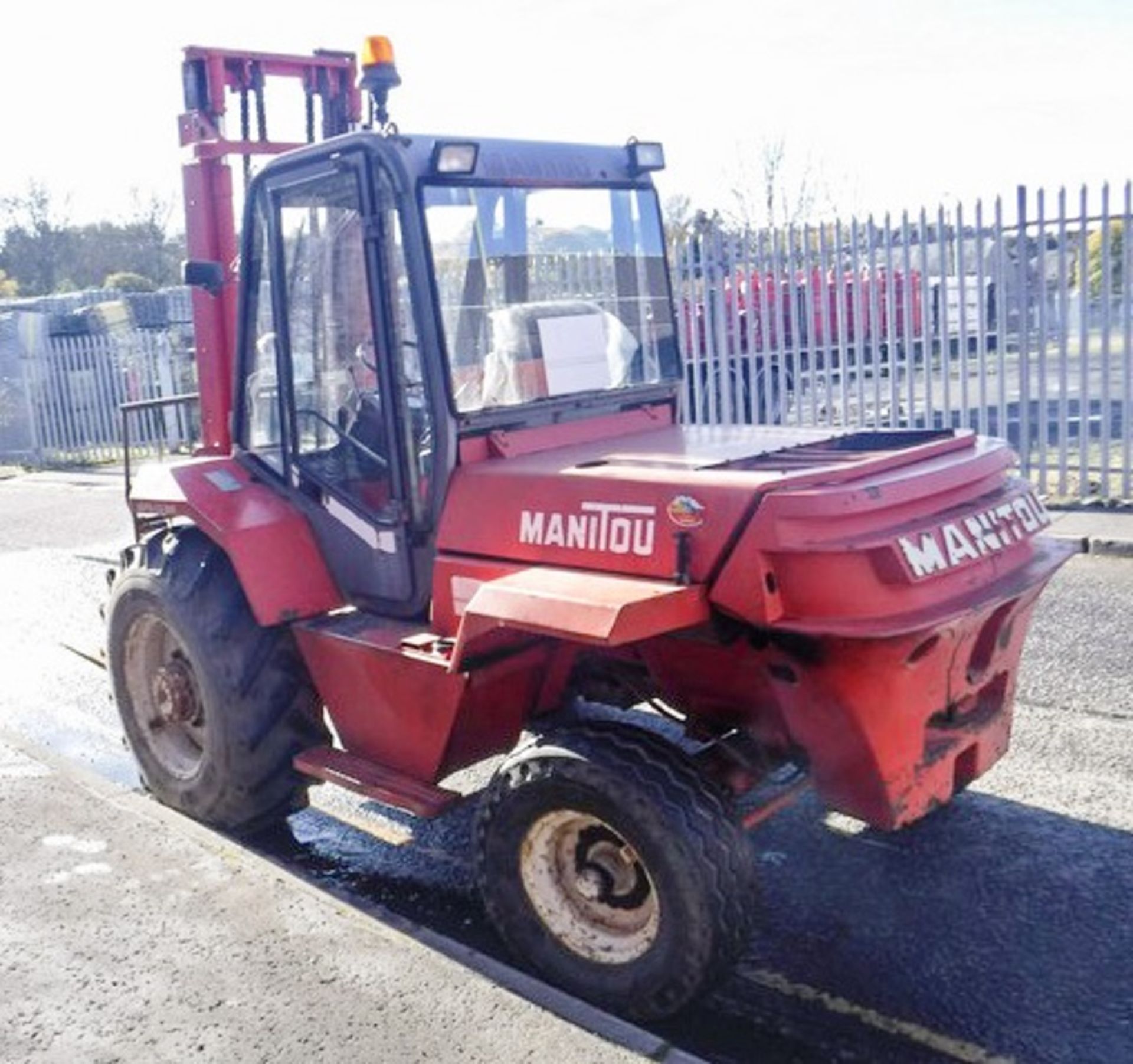 MANITOU M226CP, S/N 103001, ROUGH TERRAIN FORKLIFT WITH SIDE SHIFT, 5007HRS (NOT VERIFIED)