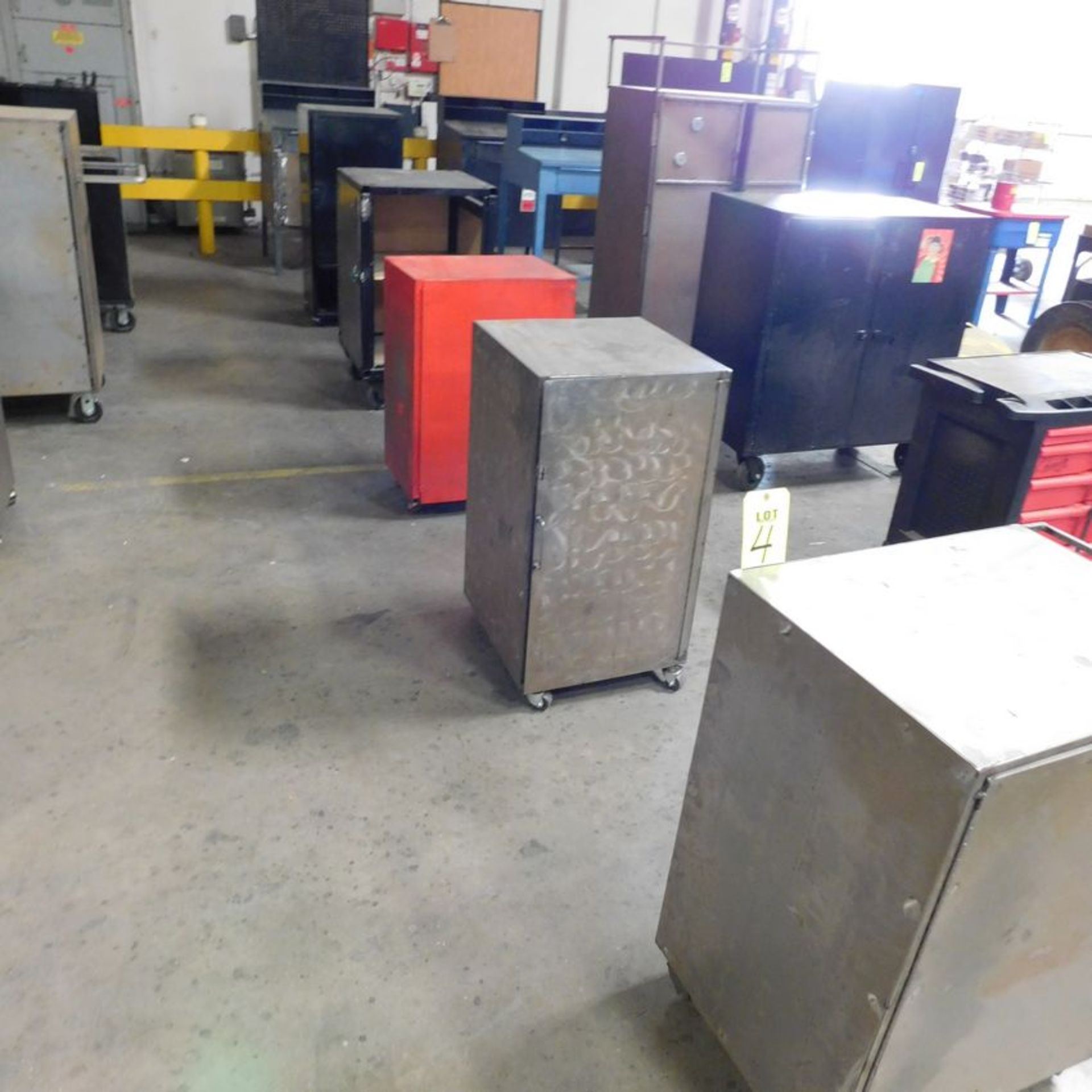 LOT - (5) STEEL TOOL CABINETS ON CASTERS & (1) STEEL WORK STATION DESK