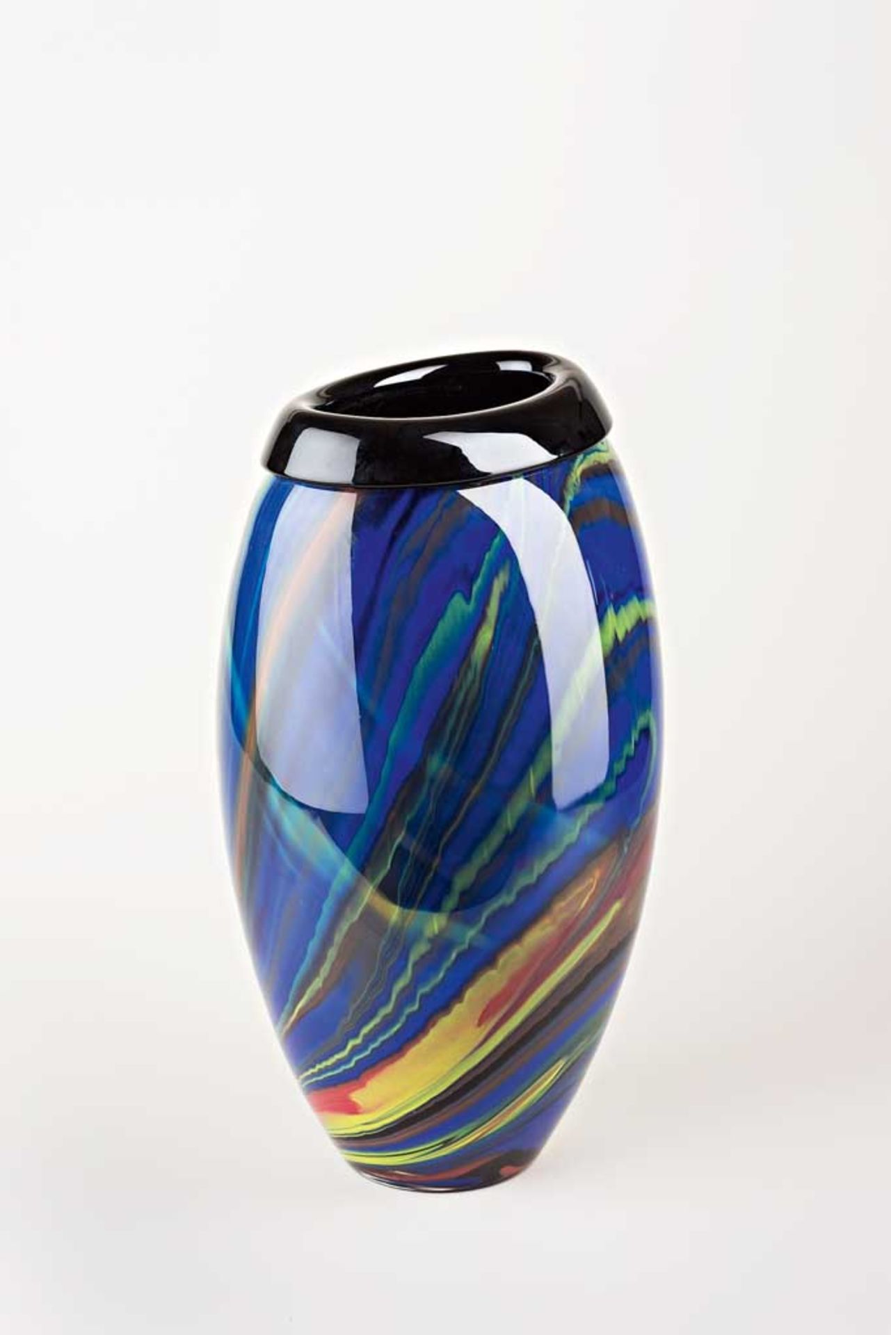 Große ovoide Vase. Hyalithglas mit farbigen Aufschmelzungen. Verdickter Rand. Arte Vetro Murano