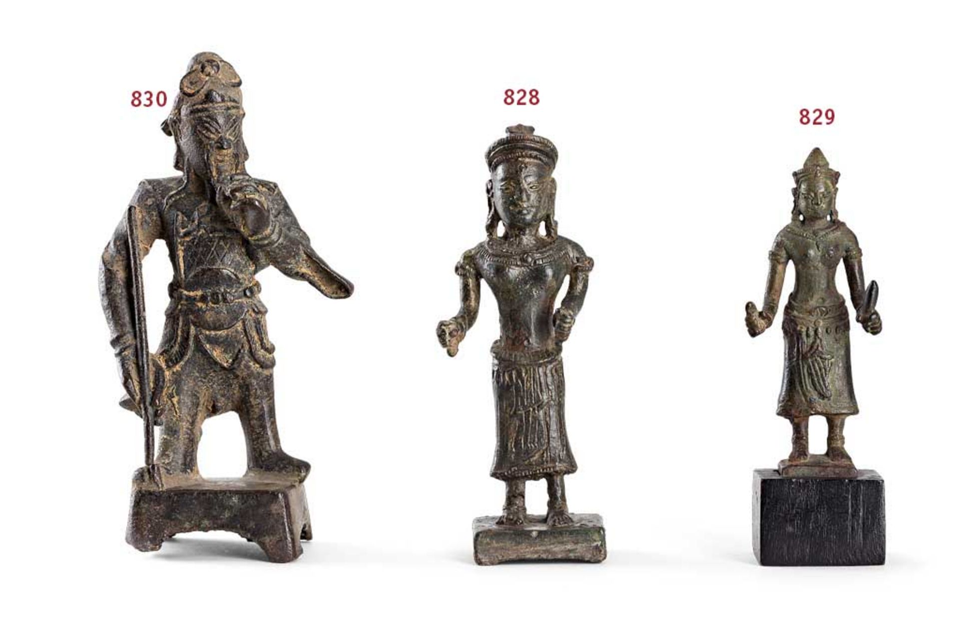 Bodhisattva. Auf Plinthensockel stehende Miniaturfigur. Bronze. H 11 cm. Khmer, Kambodscha, Bayon-