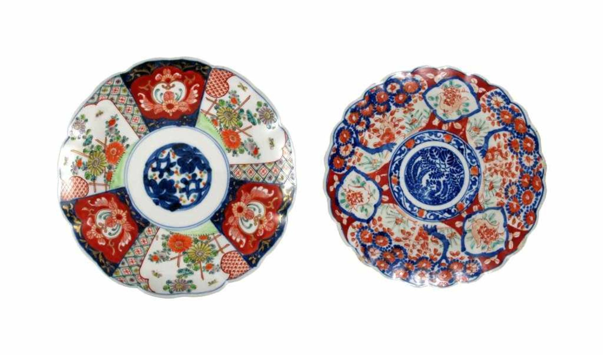 Zwei div. Imari-Teller. Japan. Ø 24 cm und 20,5 cm