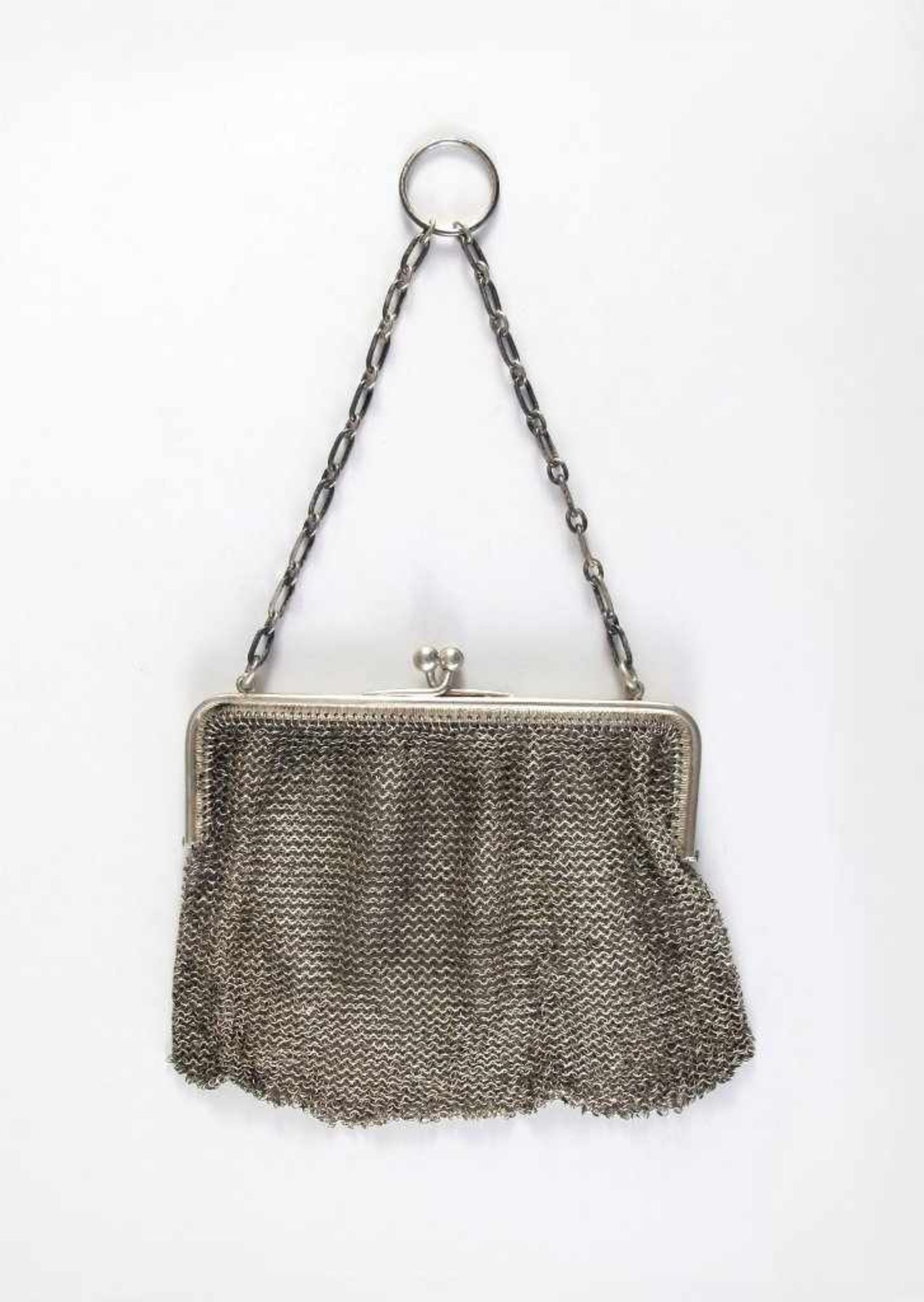 Kleine silberne Theatertasche mit Kettengeflecht. 106 g. 11 x 12 cm