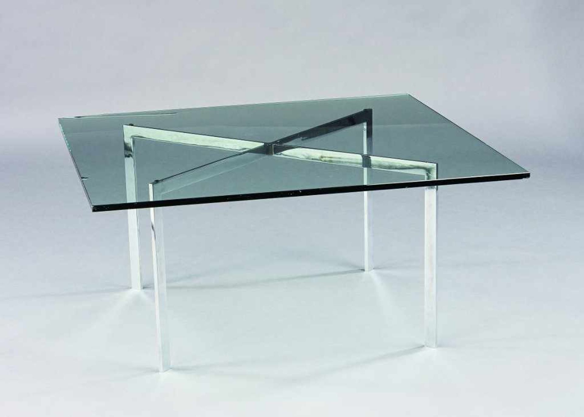 Barcelona-Tischgestell. Wohl Knoll (Etiketten fehlen). 45 x 68 x 68 cm