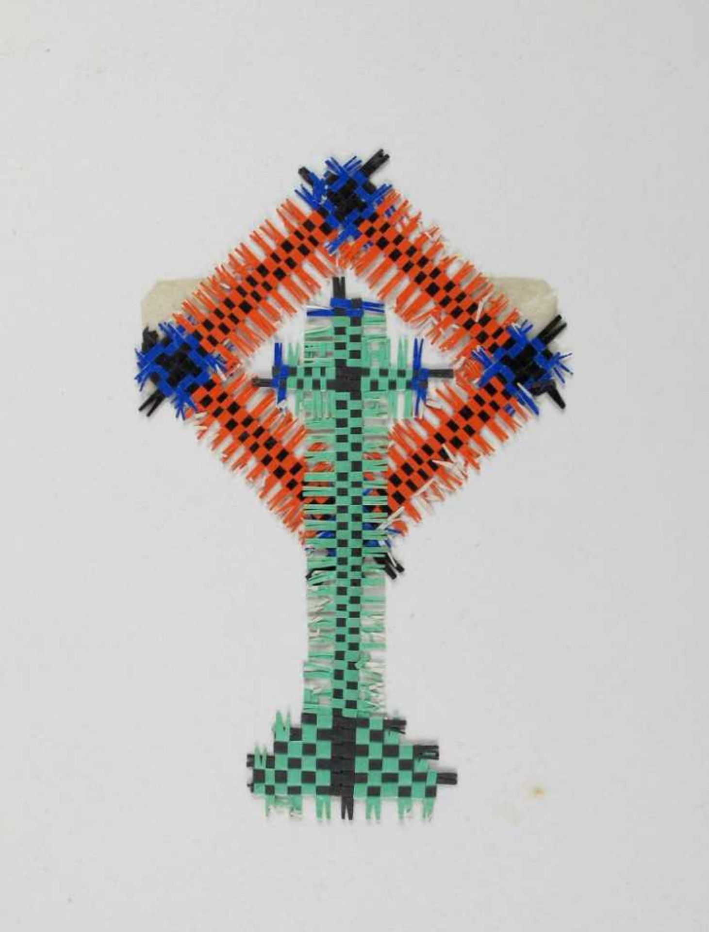 Drei Flechtbildchen: zwei Kreuze und Stiefmütterchen. 19. und Anf. 20. Jh. H bis 12 cm - Bild 3 aus 3