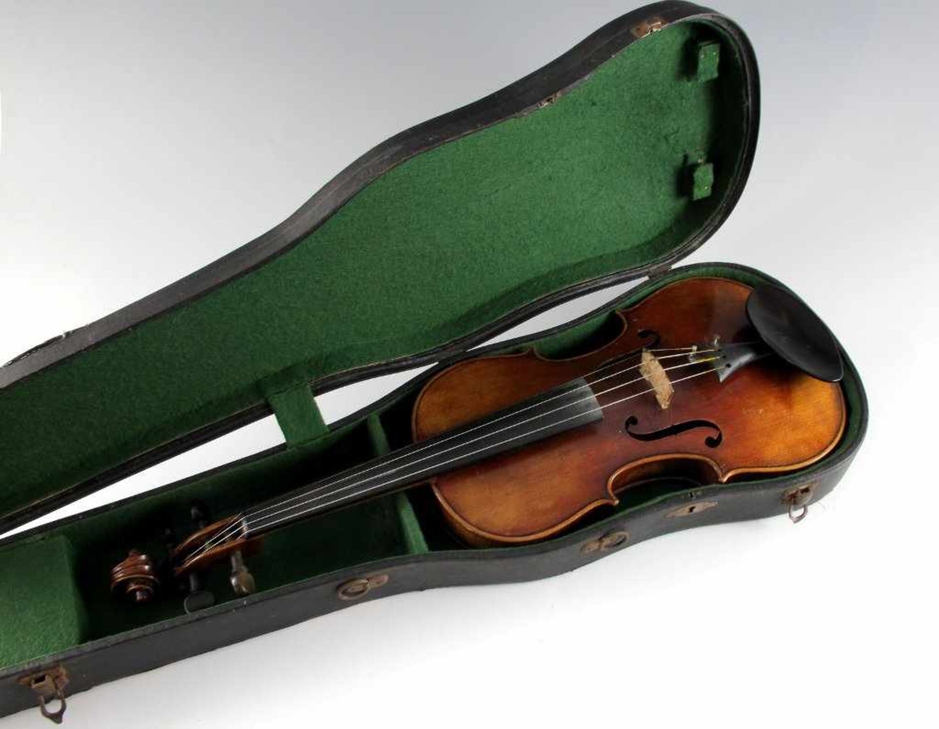 Geige im Kasten