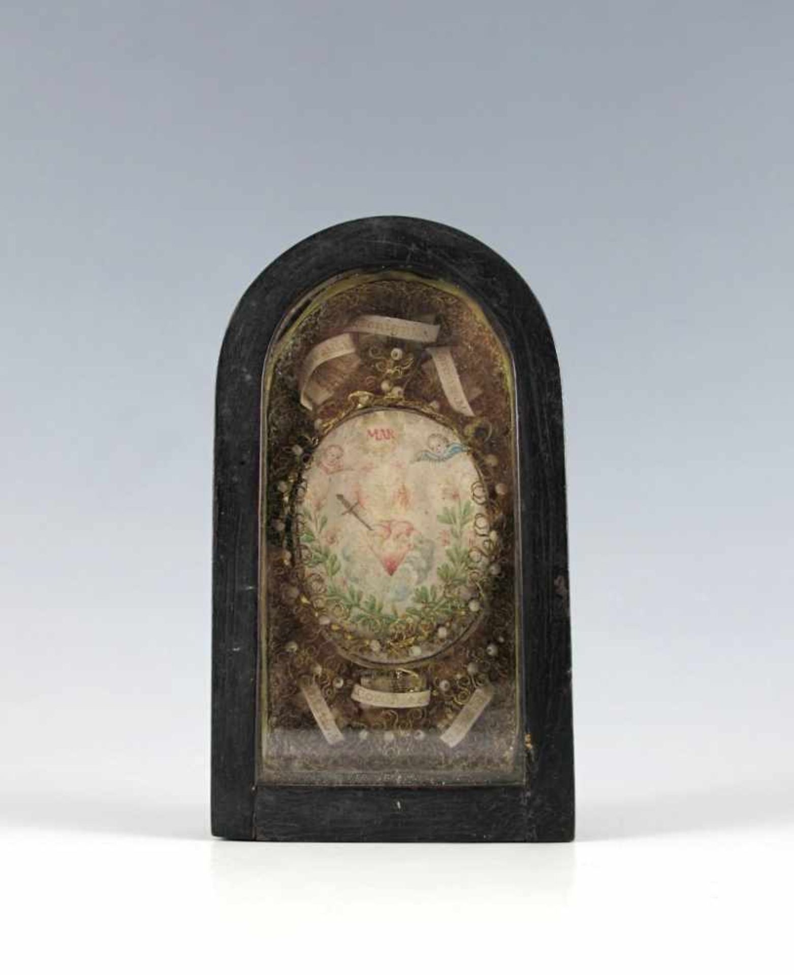 Reliquienbild. Malerei mit Herz Mariae, umgeben von Brokatzier und Reliquien. 18./19. Jh. 14 x 8 cm