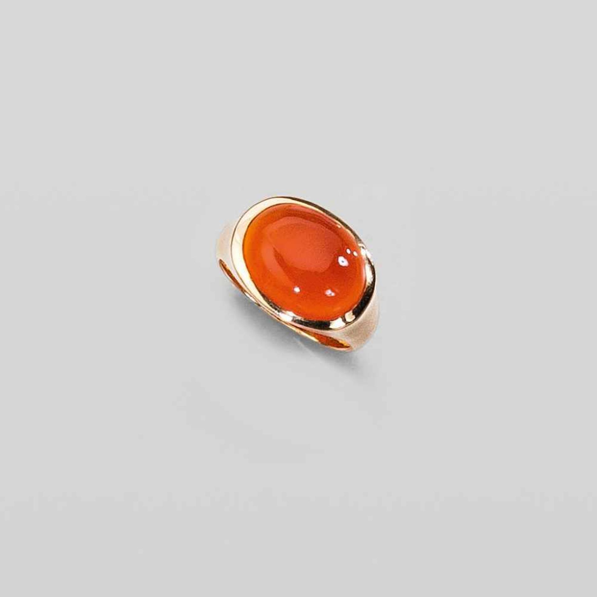 Karneolring. Karneol-Cabochon ca. 9 ct. Fassung 14 ct. Roségold